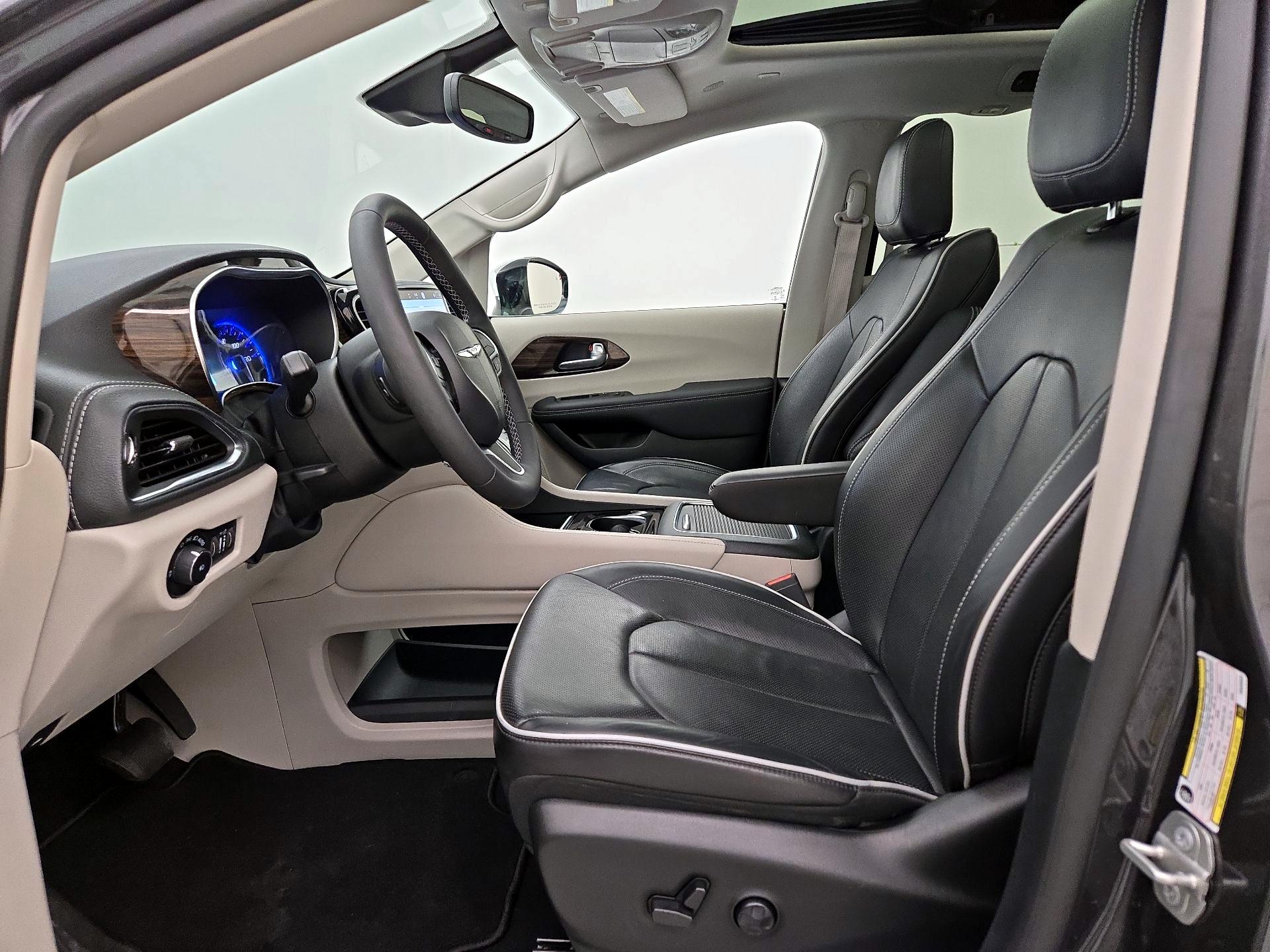 Thumbnail: 2023 Chrysler Pacifica - 11