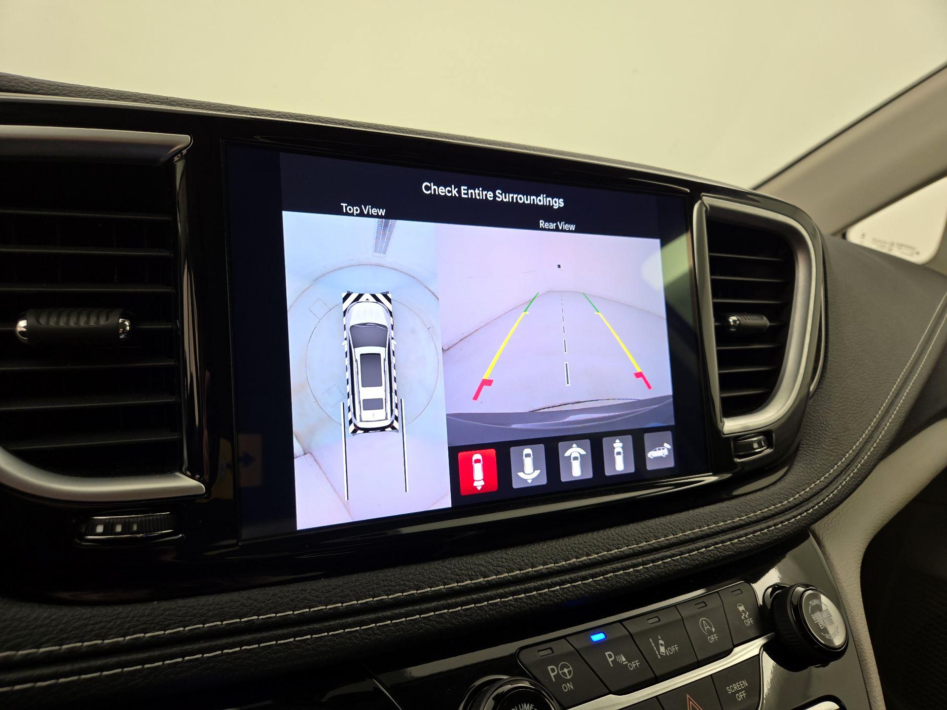 Thumbnail: 2023 Chrysler Pacifica - 15