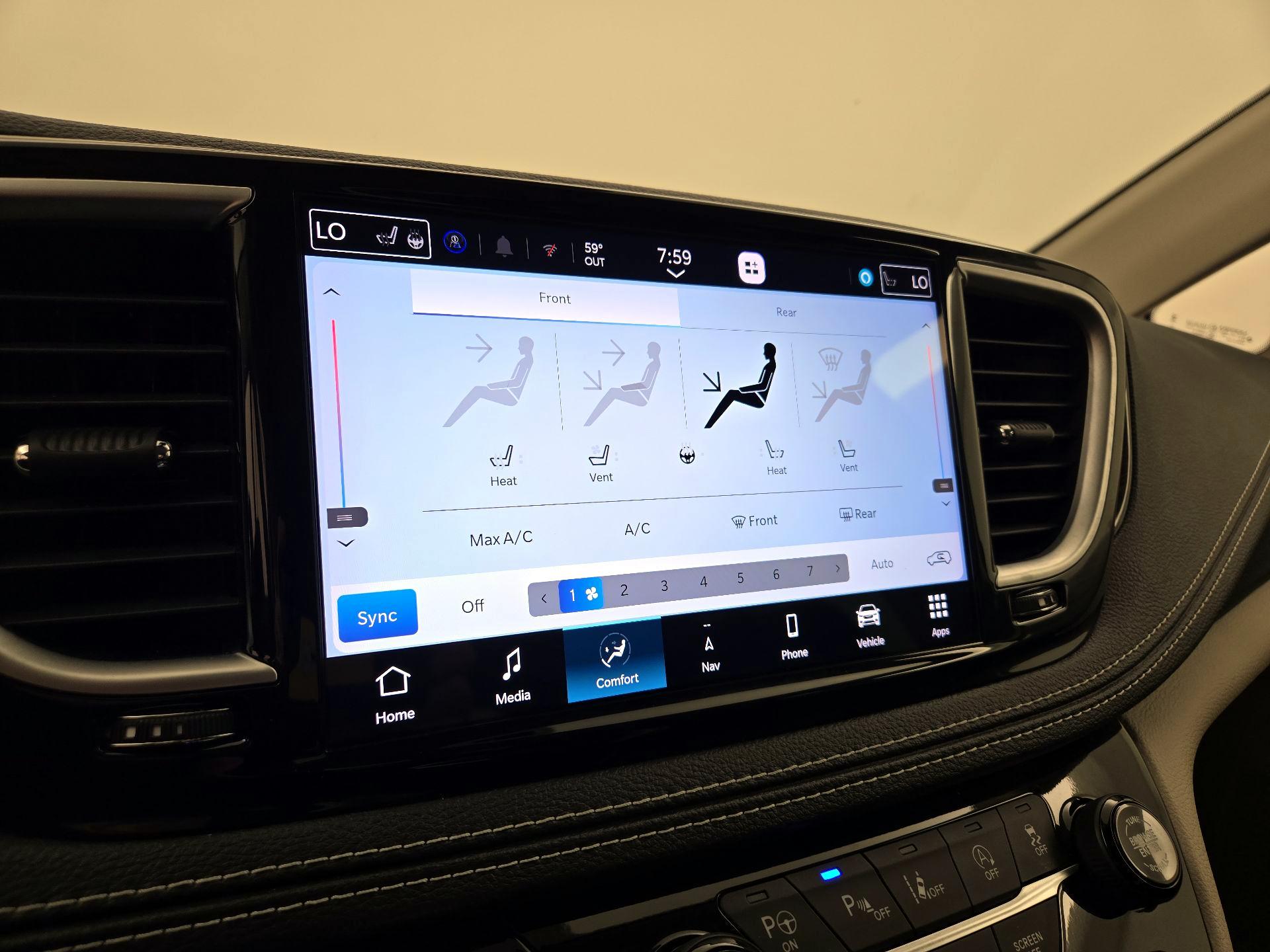 Thumbnail: 2023 Chrysler Pacifica - 17