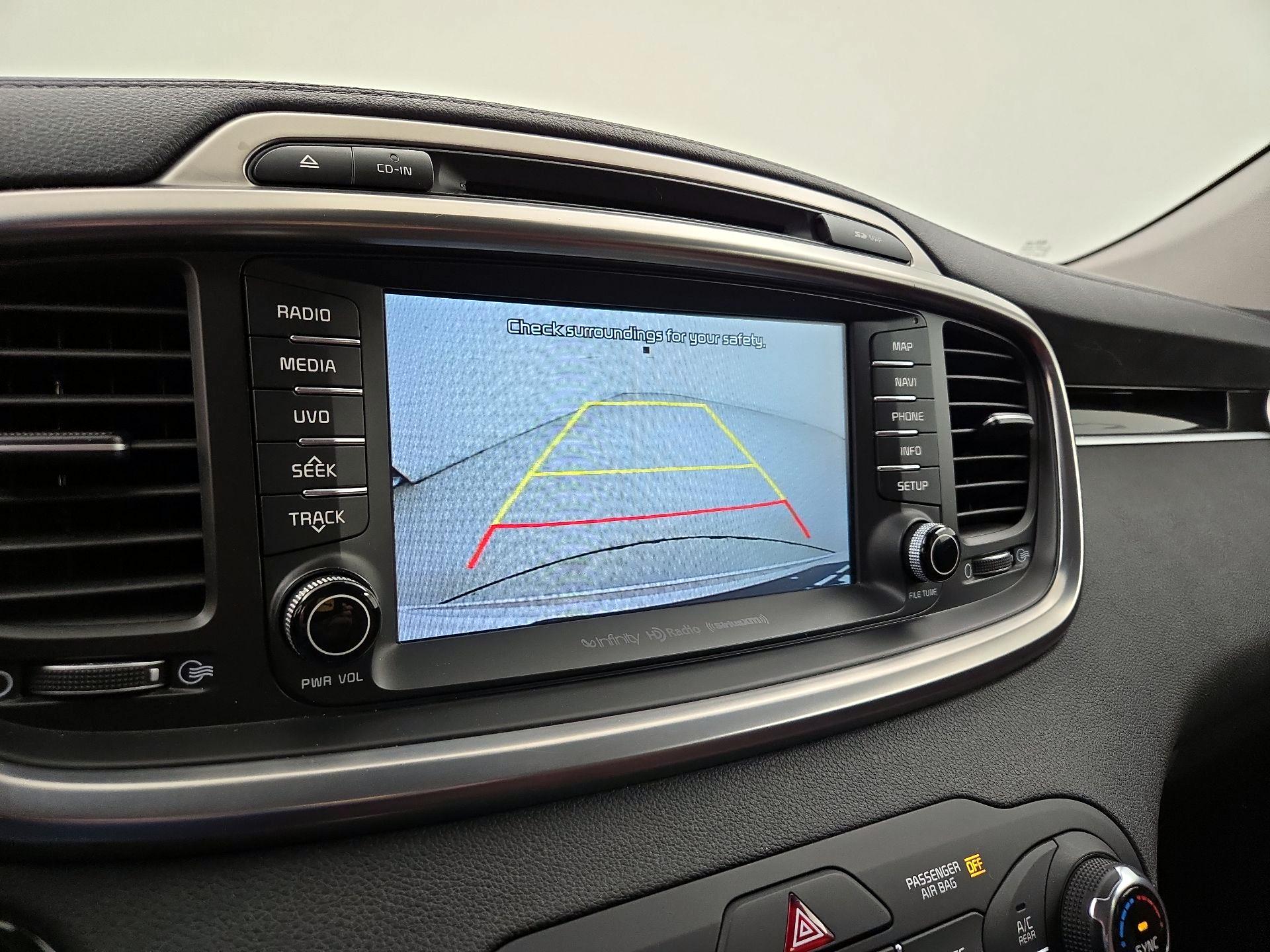 Thumbnail: 2017 Kia Sorento - 15