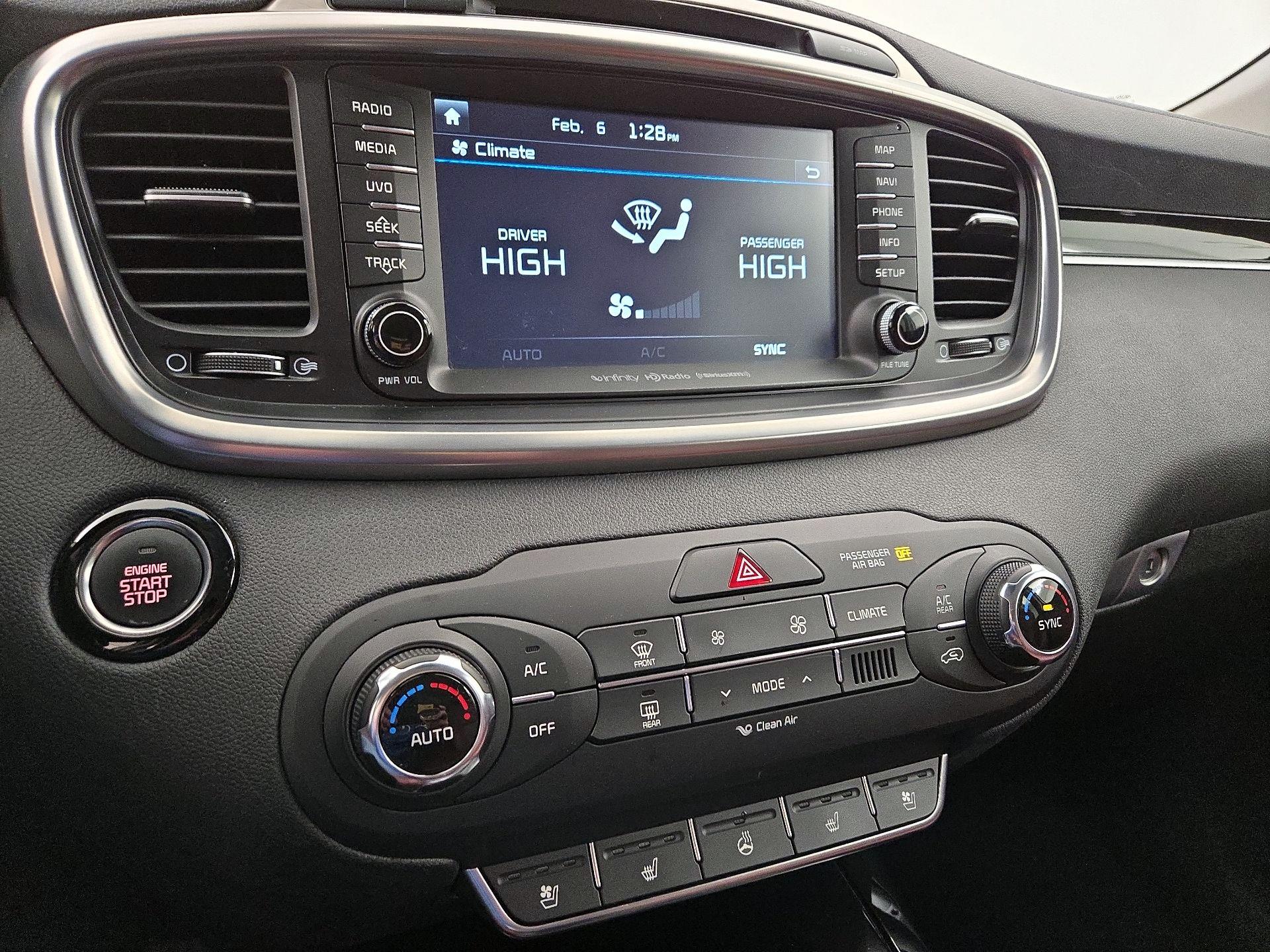 Thumbnail: 2017 Kia Sorento - 17