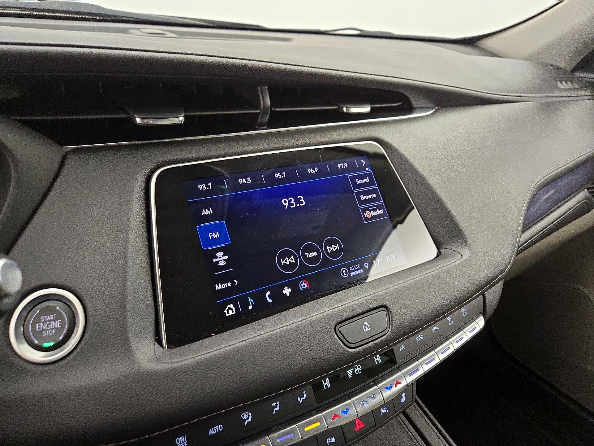 Thumbnail: 2022 Cadillac XT4 - 15