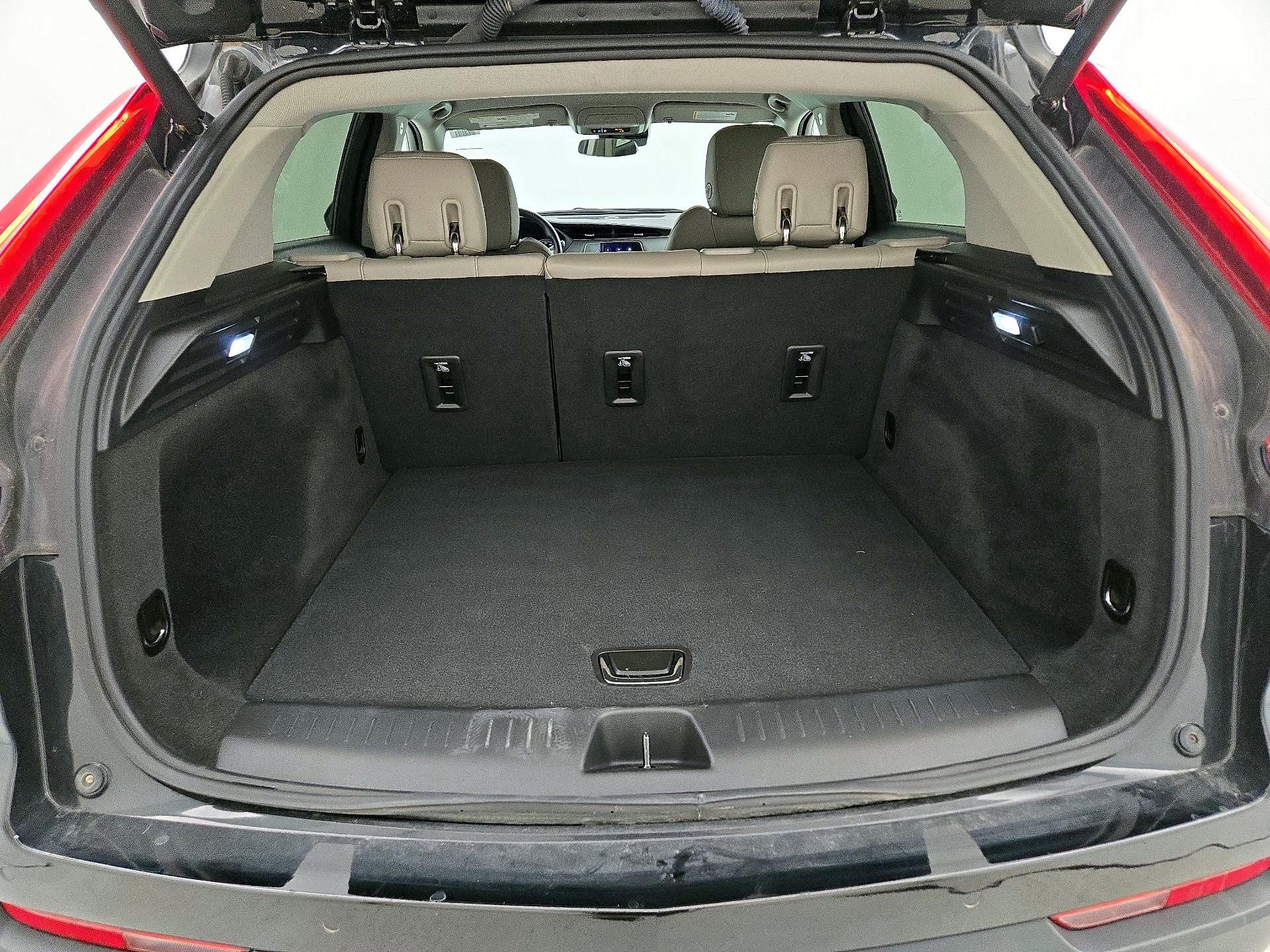 Thumbnail: 2022 Cadillac XT4 - 20