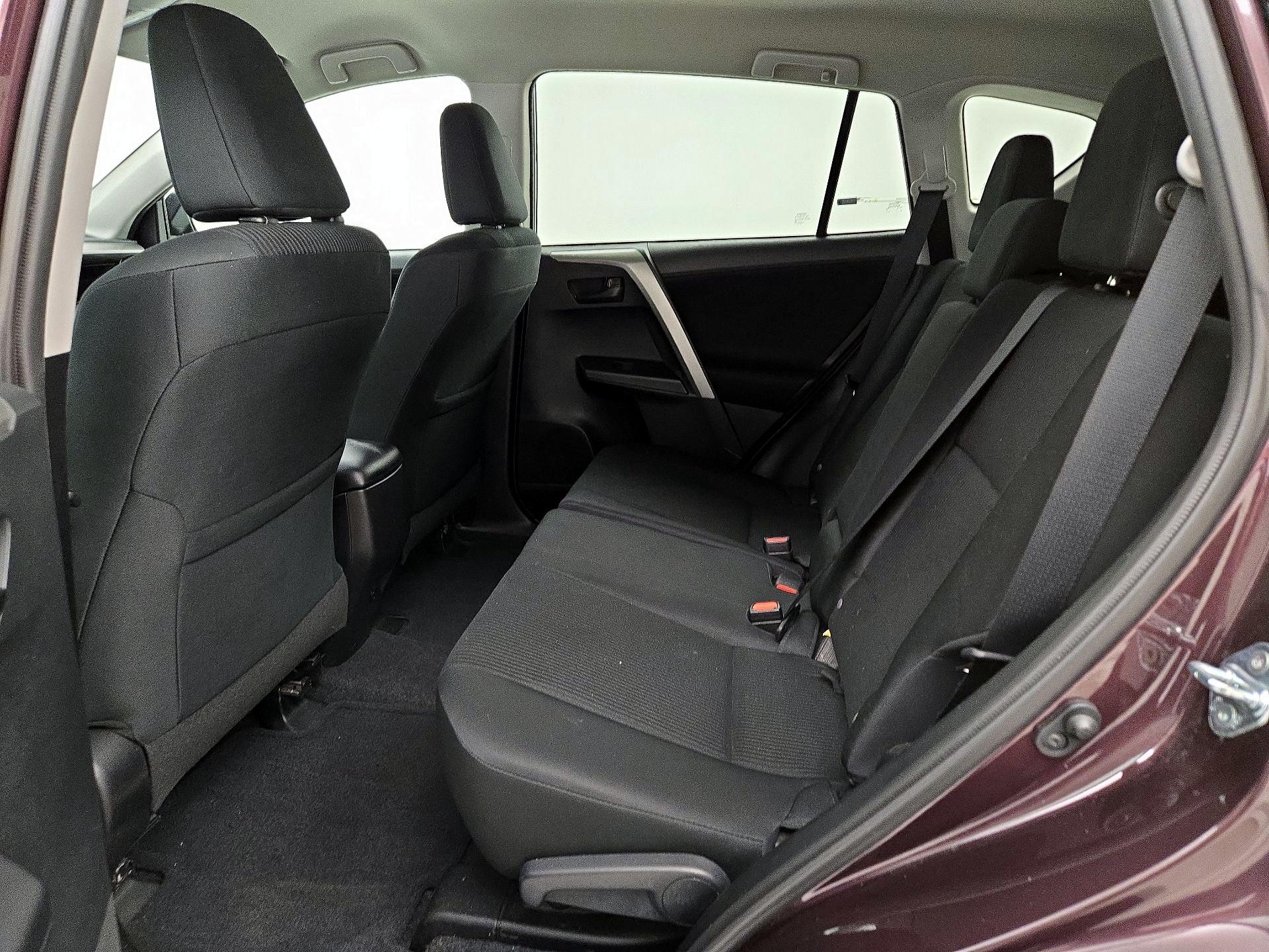 Thumbnail: 2016 Toyota RAV4 - 19