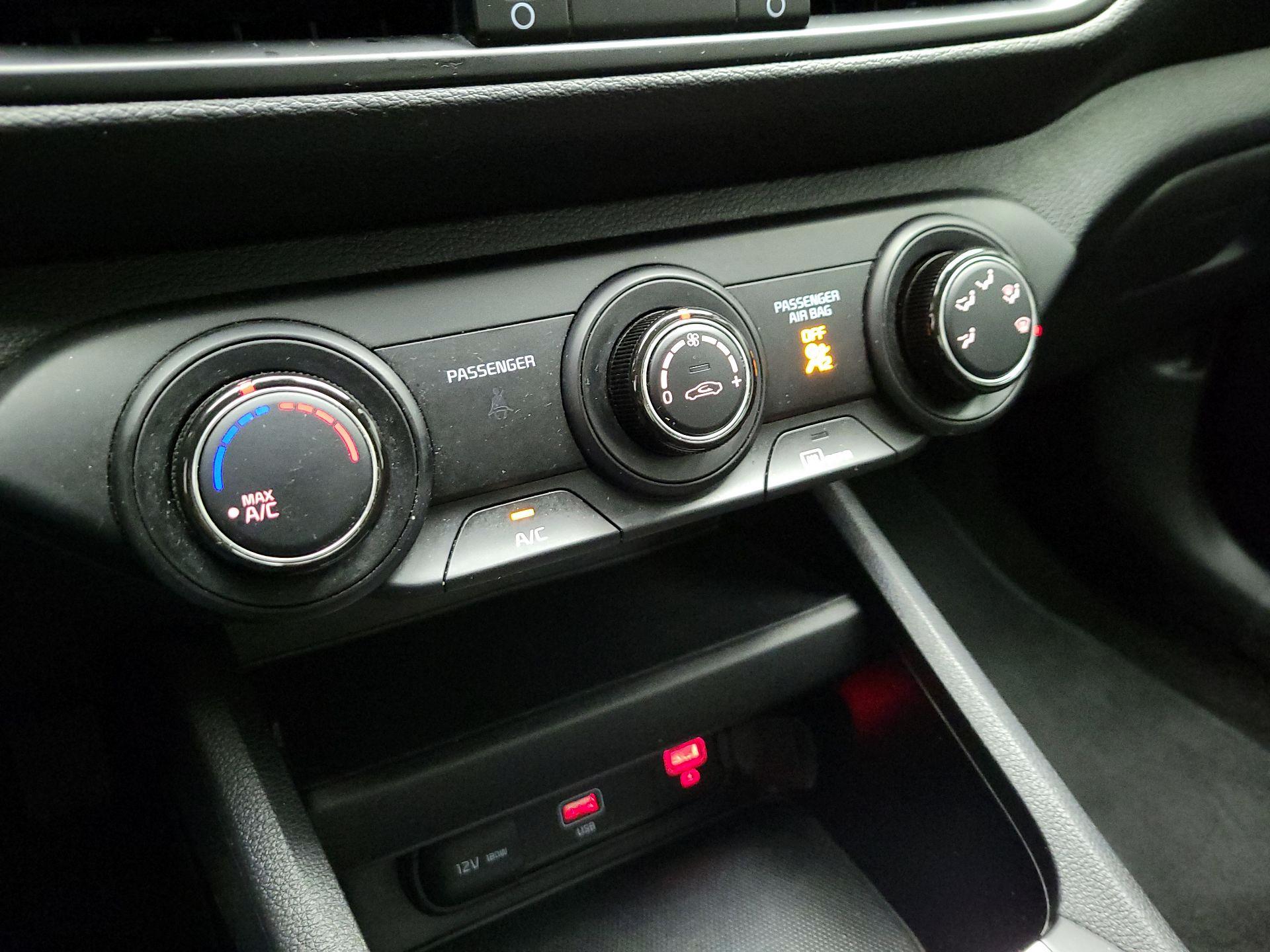 Thumbnail: 2024 Kia Forte - 15