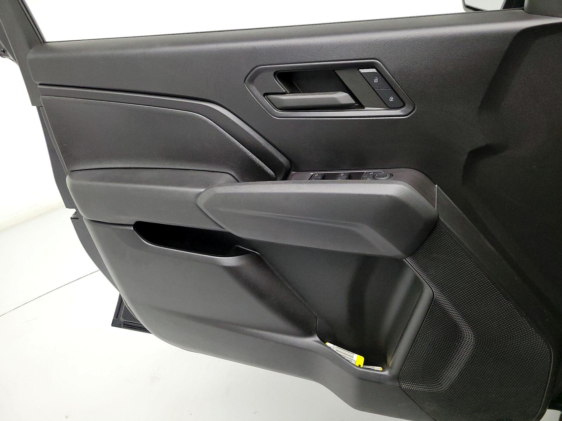 Thumbnail: 2023 Chevrolet Colorado - 12