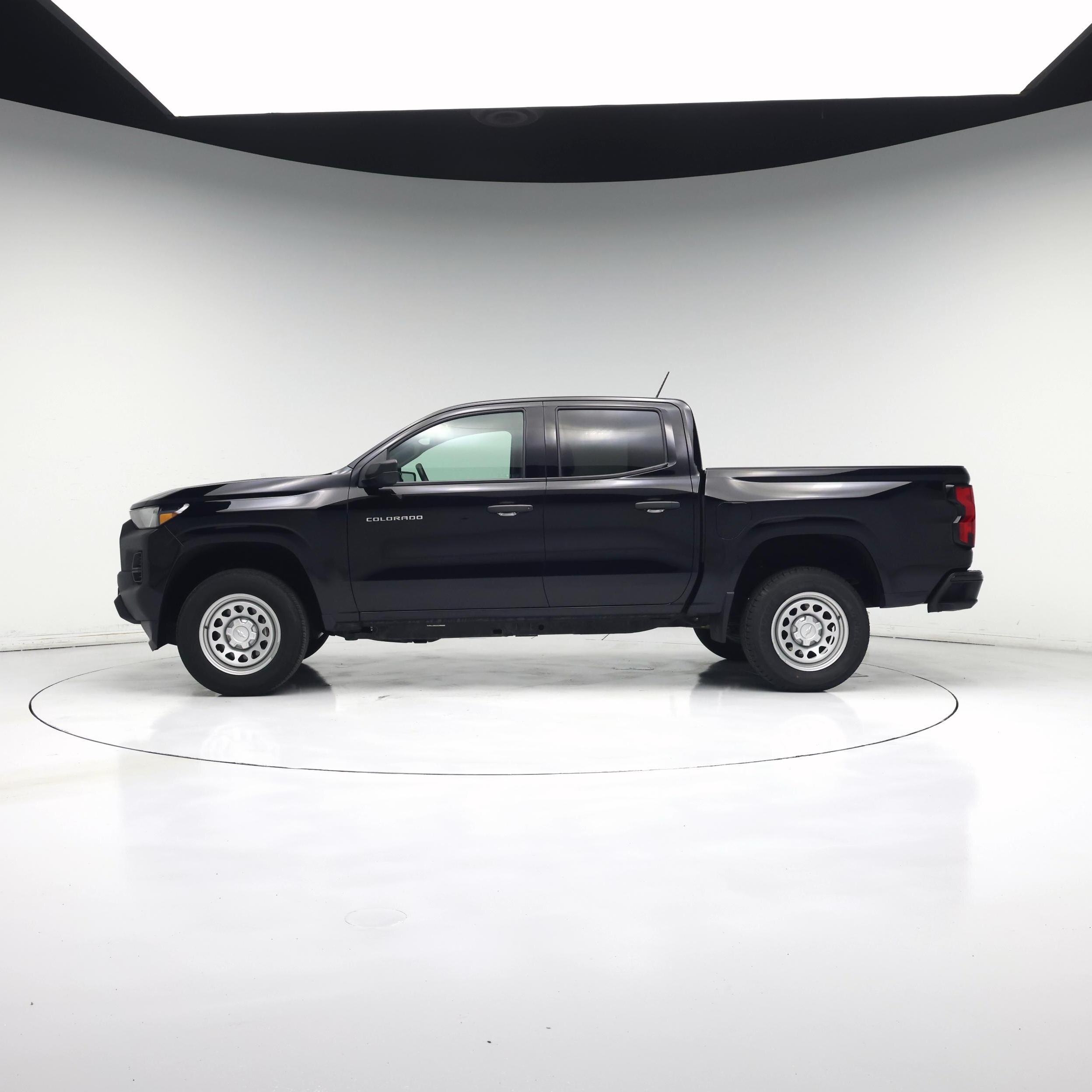 Thumbnail: 2023 Chevrolet Colorado - 3