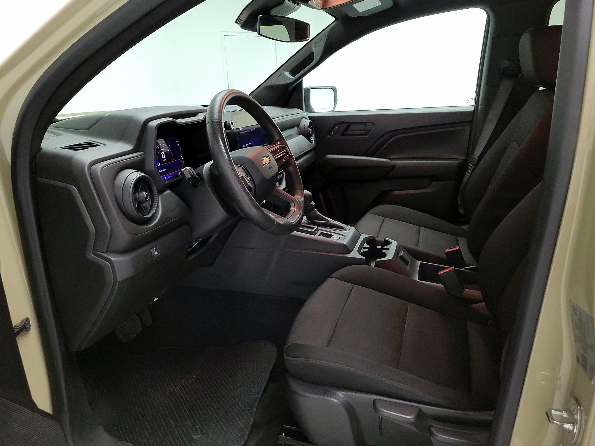 Thumbnail: 2023 Chevrolet Colorado - 11