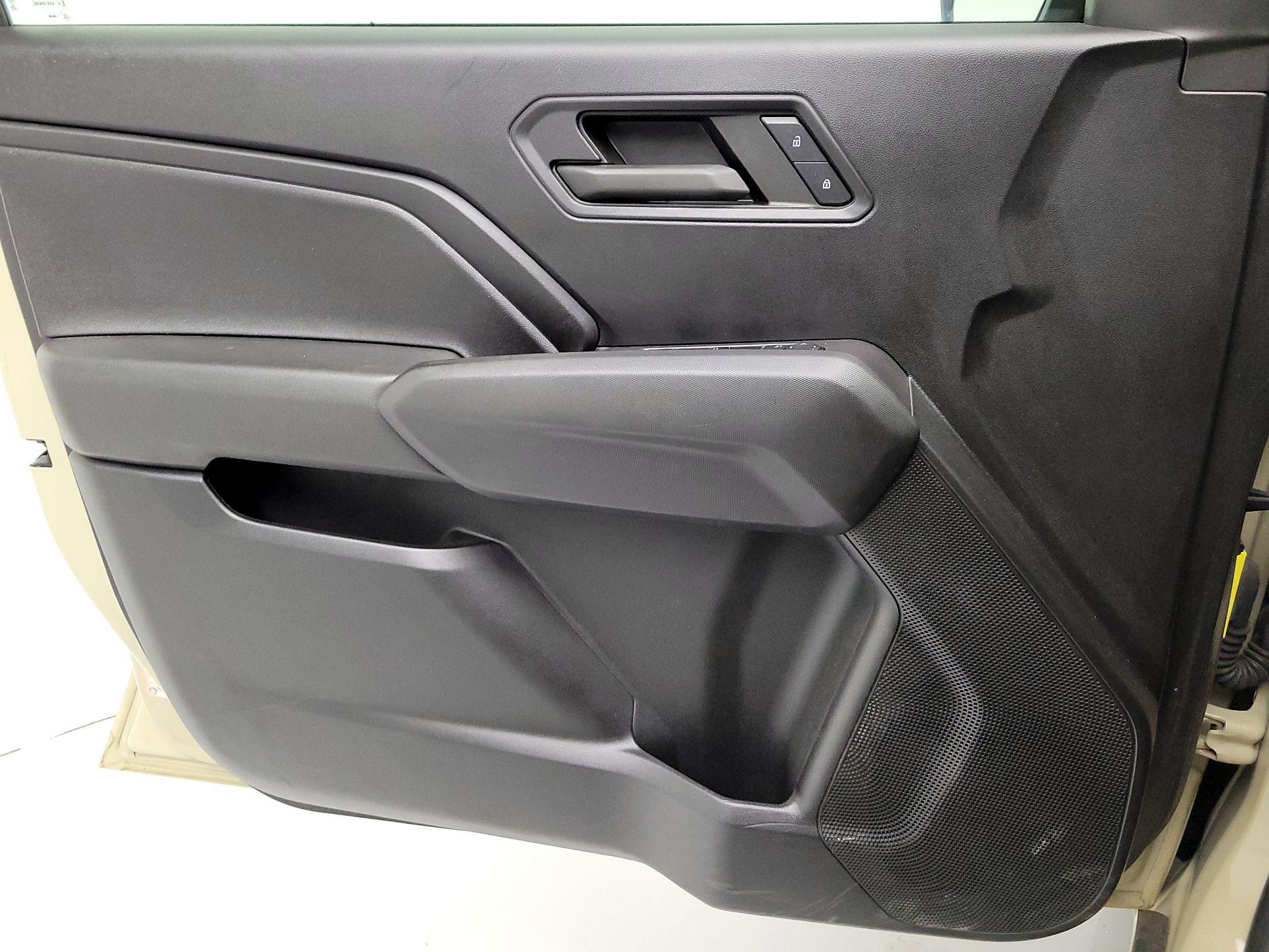 Thumbnail: 2023 Chevrolet Colorado - 12