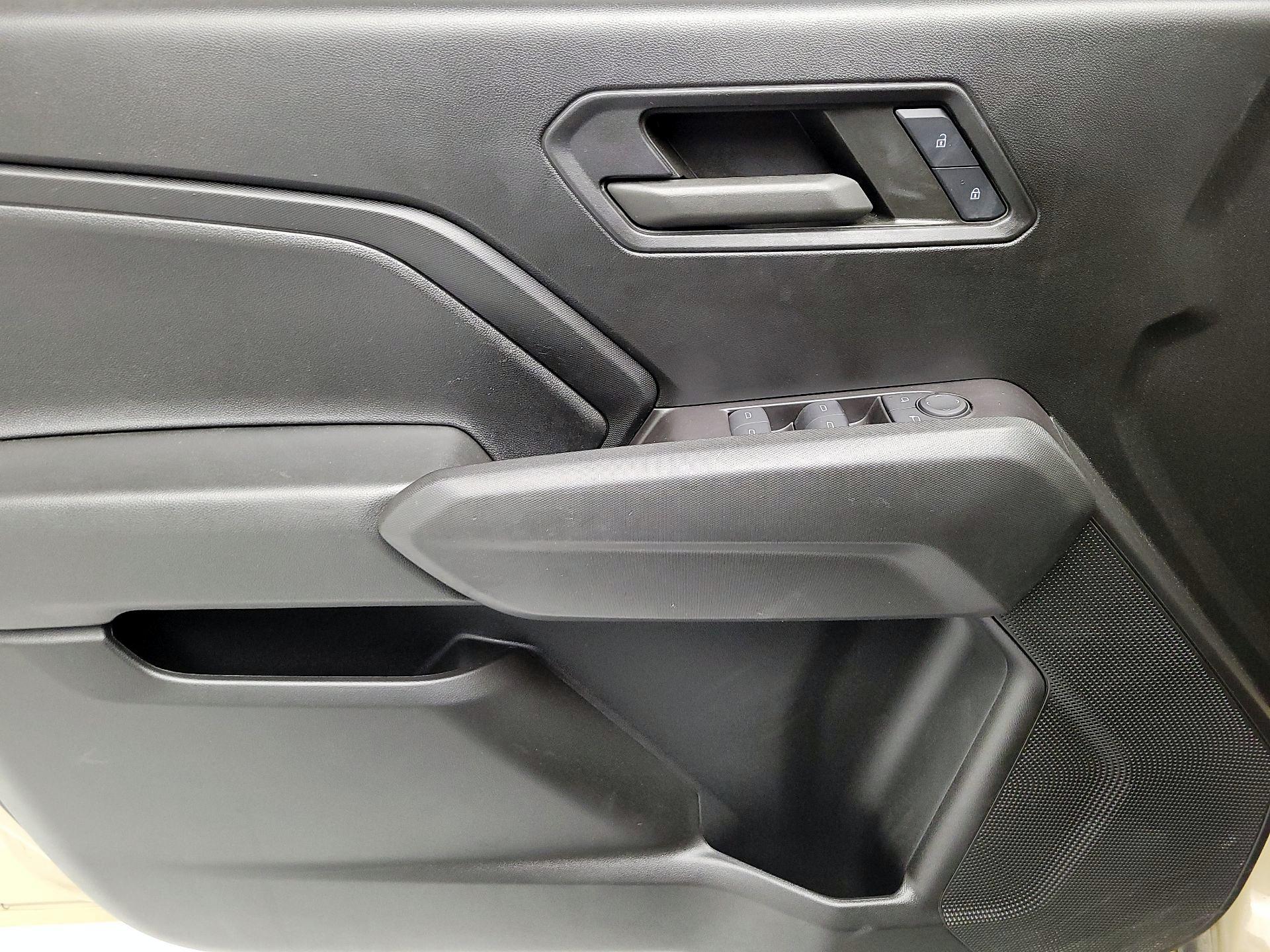 Thumbnail: 2024 Chevrolet Colorado - 12