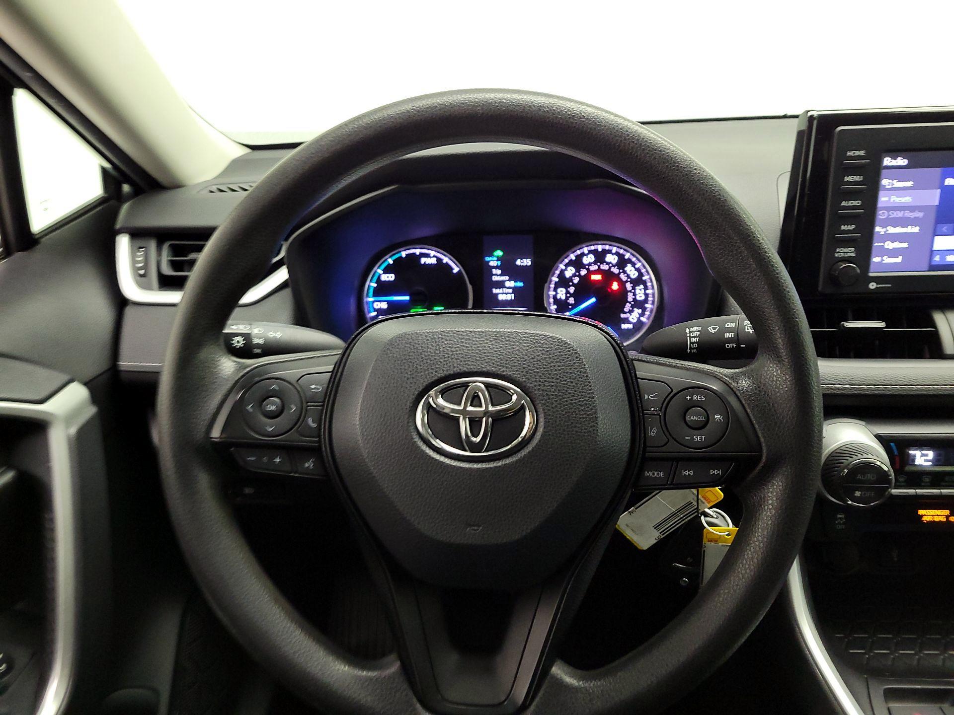 Thumbnail: 2021 Toyota RAV4 - 10