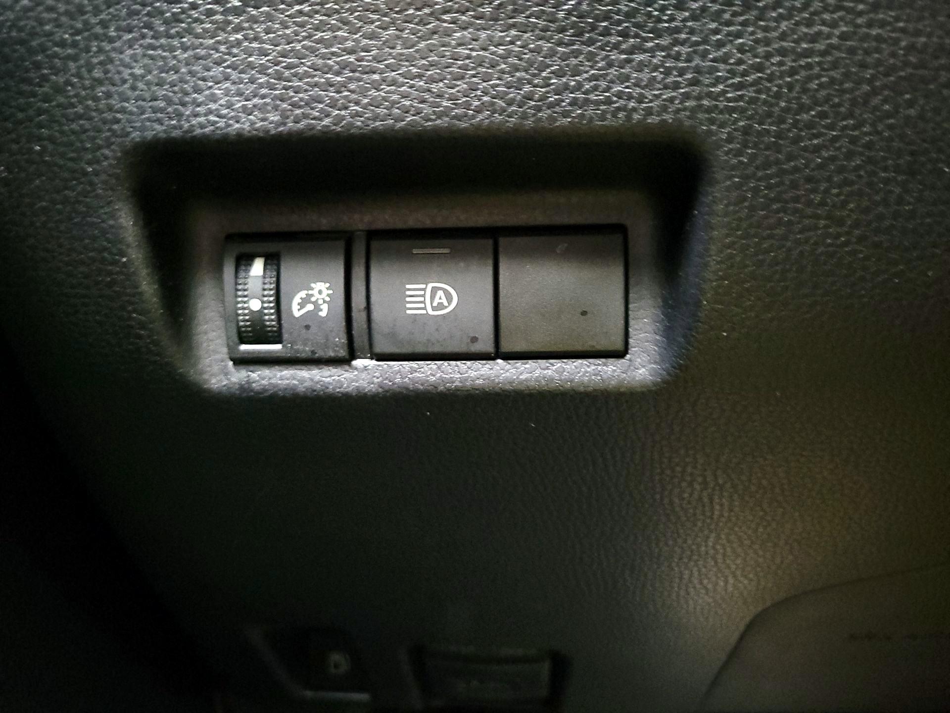 Thumbnail: 2021 Toyota RAV4 - 13