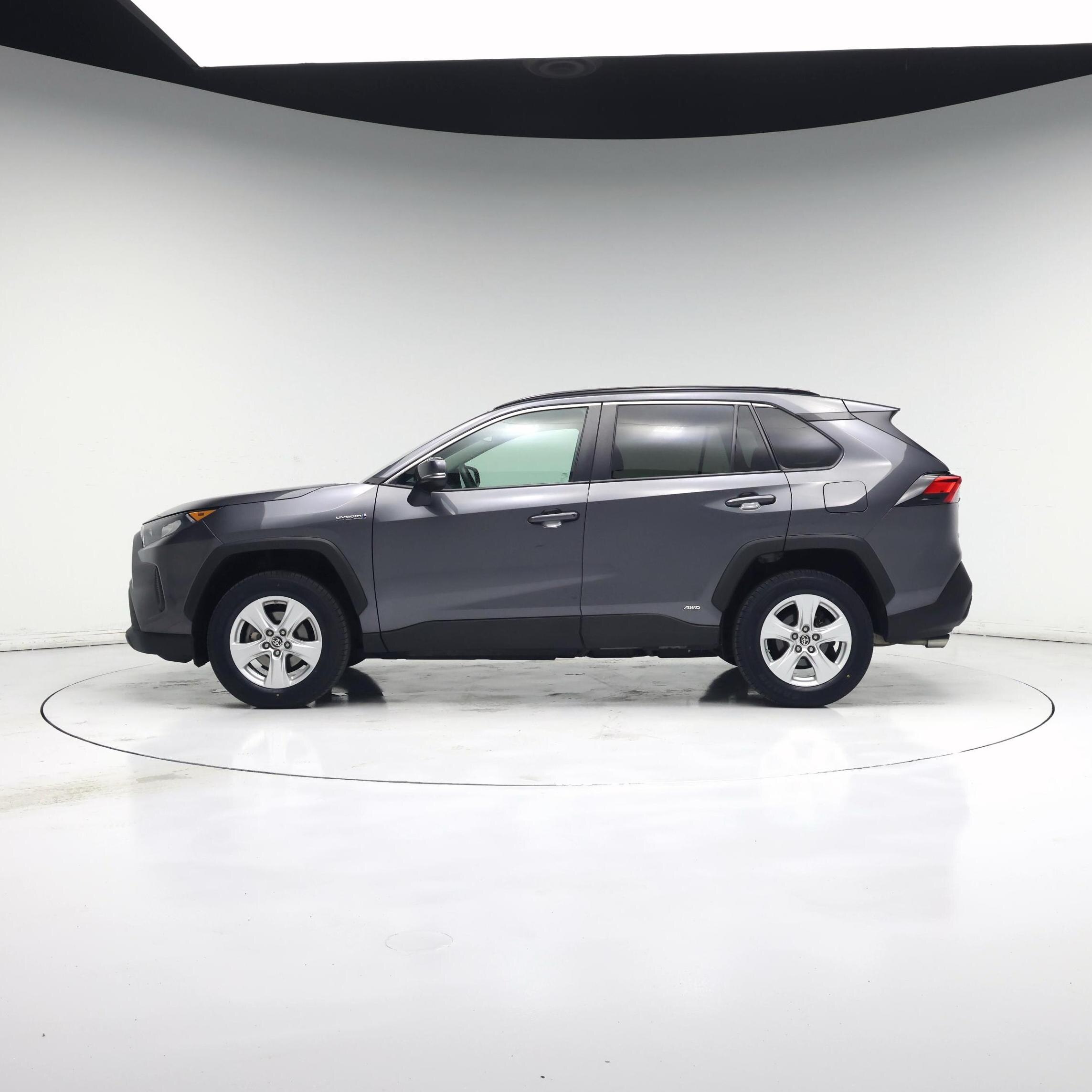 Thumbnail: 2021 Toyota RAV4 - 3