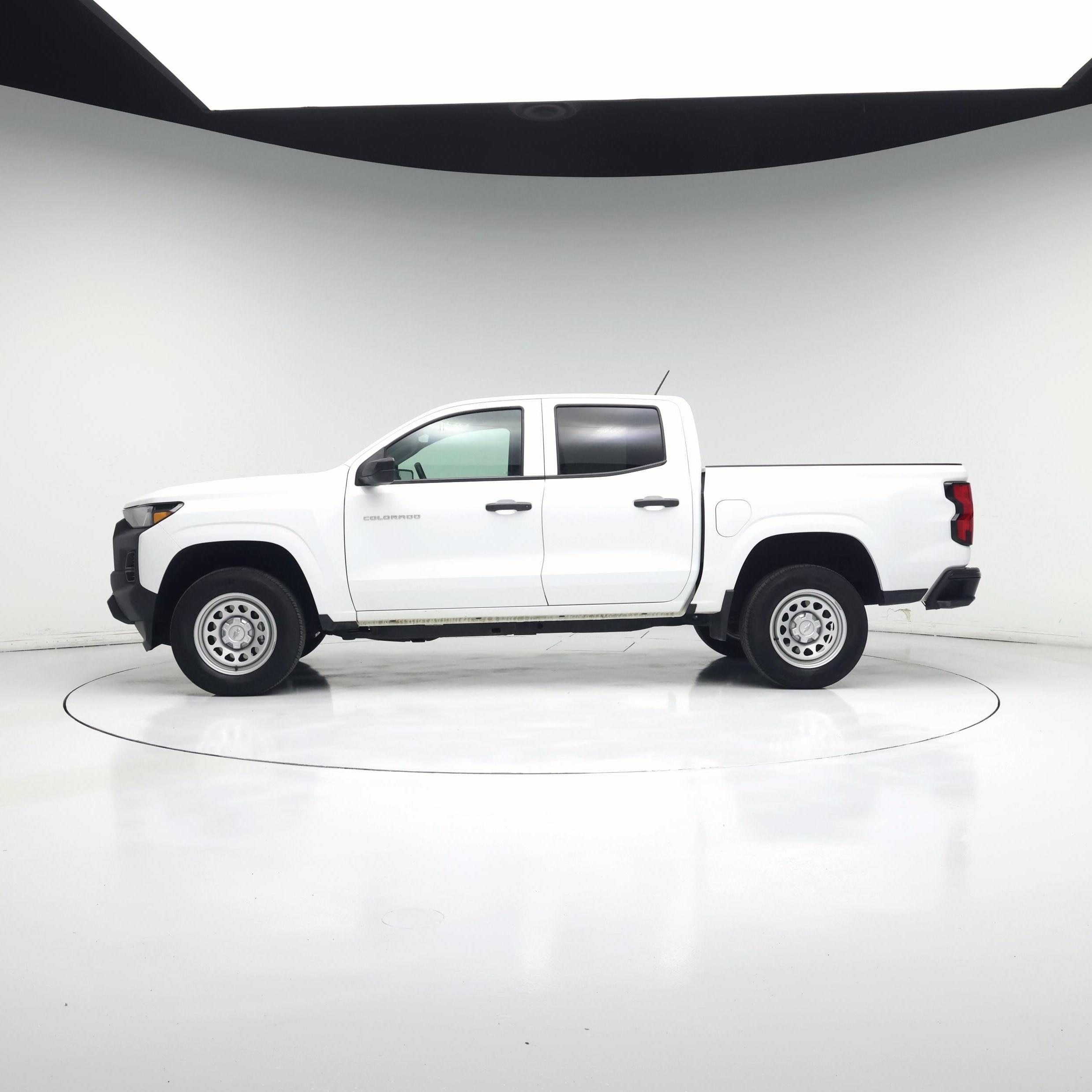 Thumbnail: 2023 Chevrolet Colorado - 3