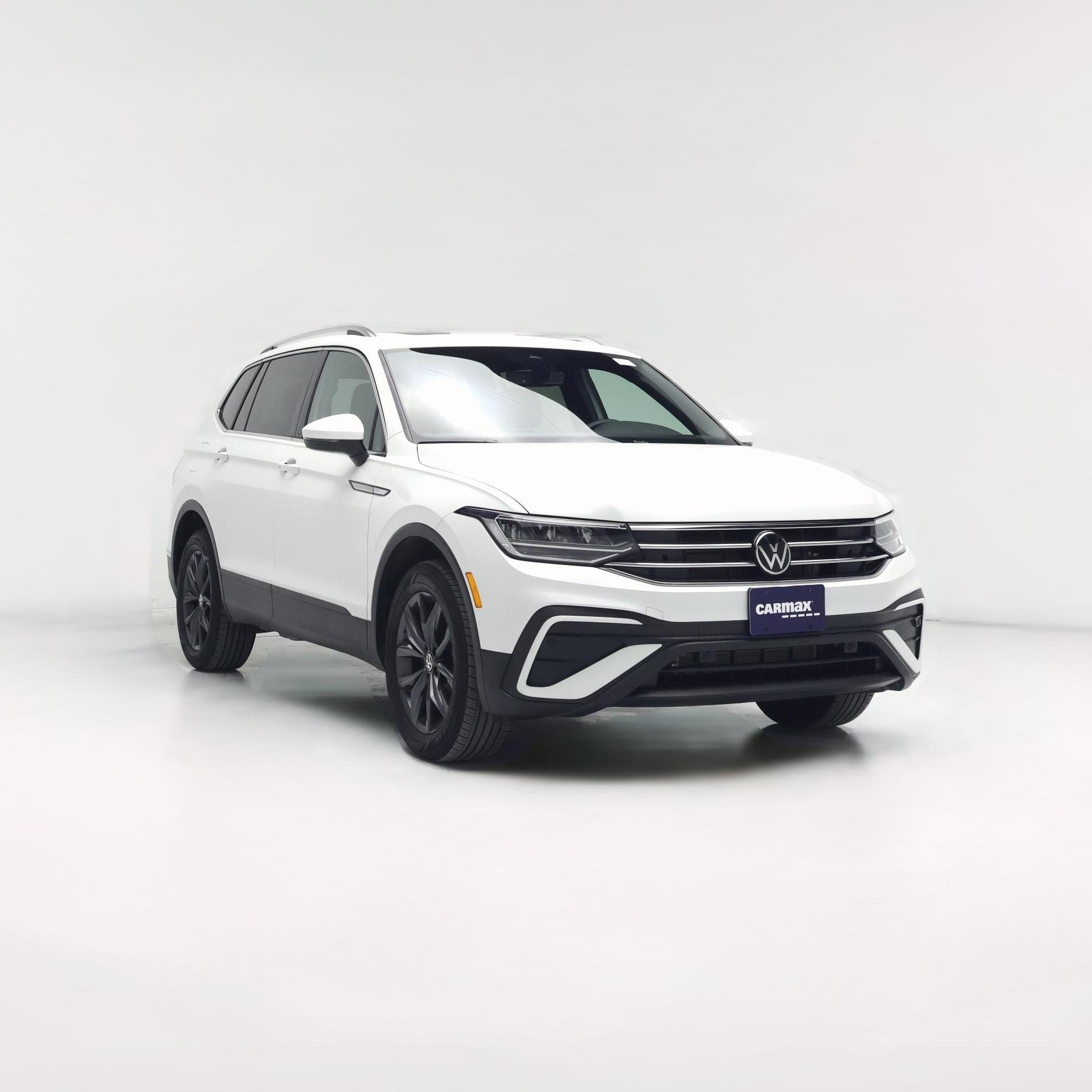 Thumbnail: 2023 Volkswagen Tiguan - 1
