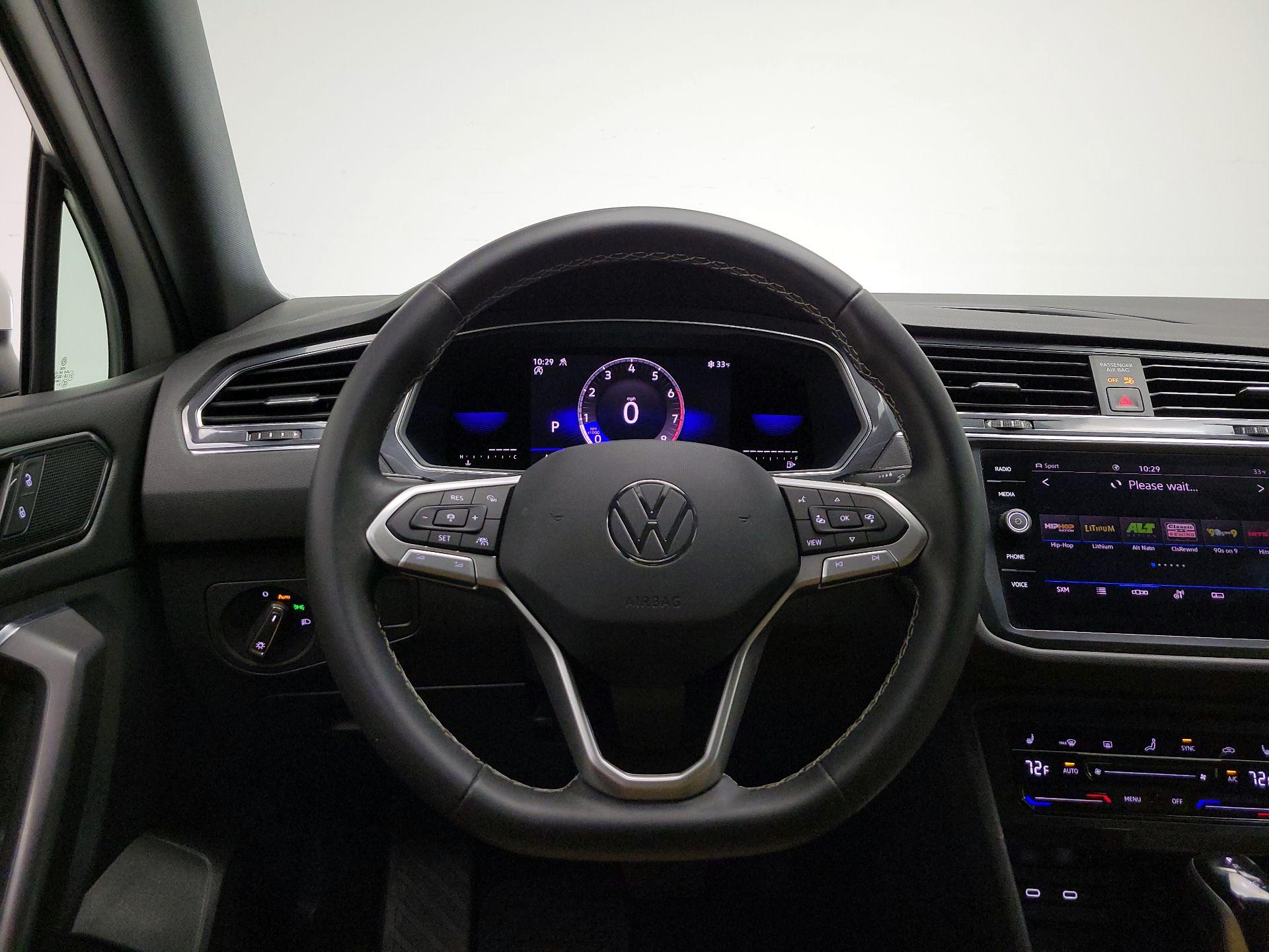 Thumbnail: 2023 Volkswagen Tiguan - 10