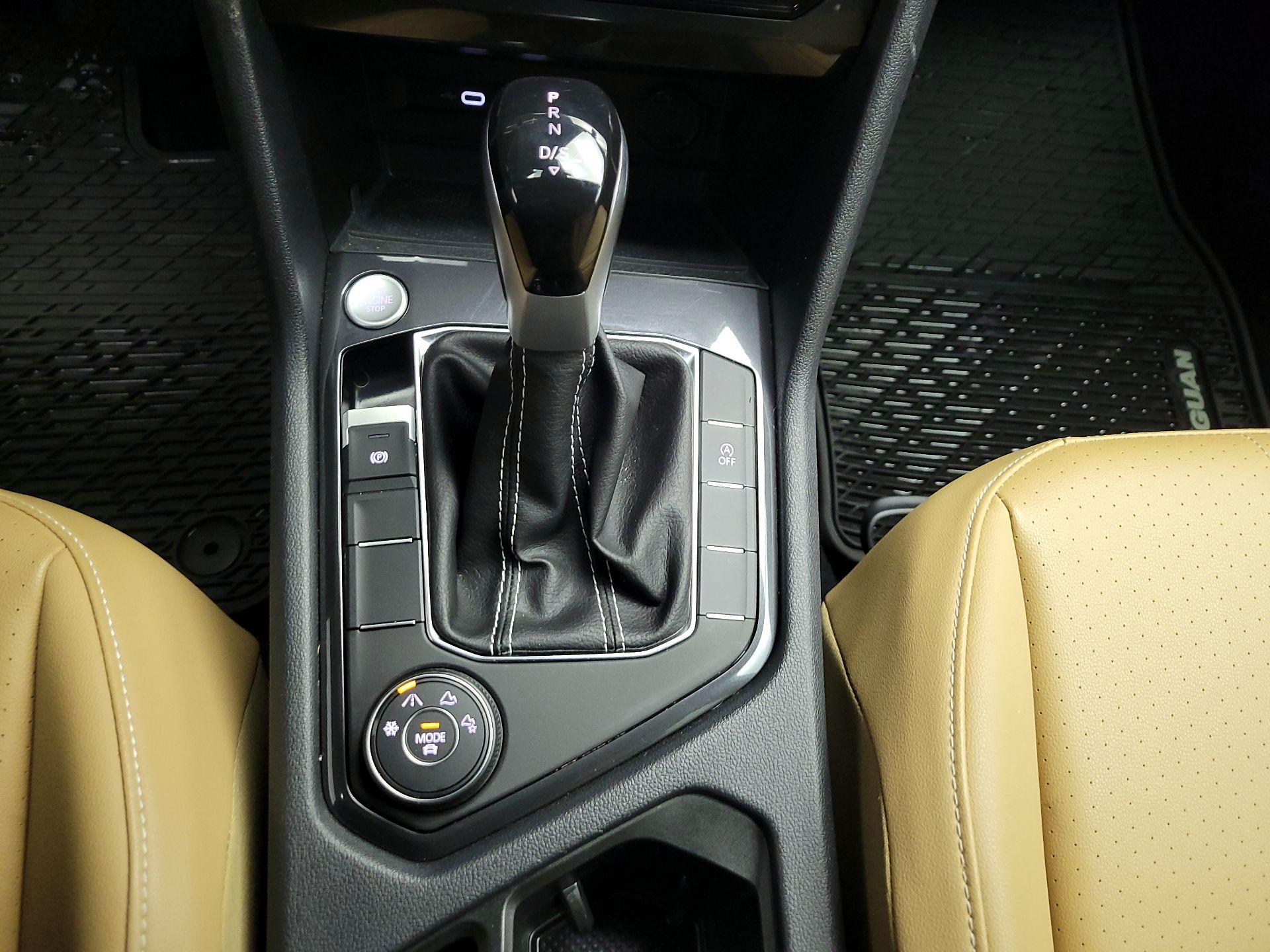 Thumbnail: 2023 Volkswagen Tiguan - 16