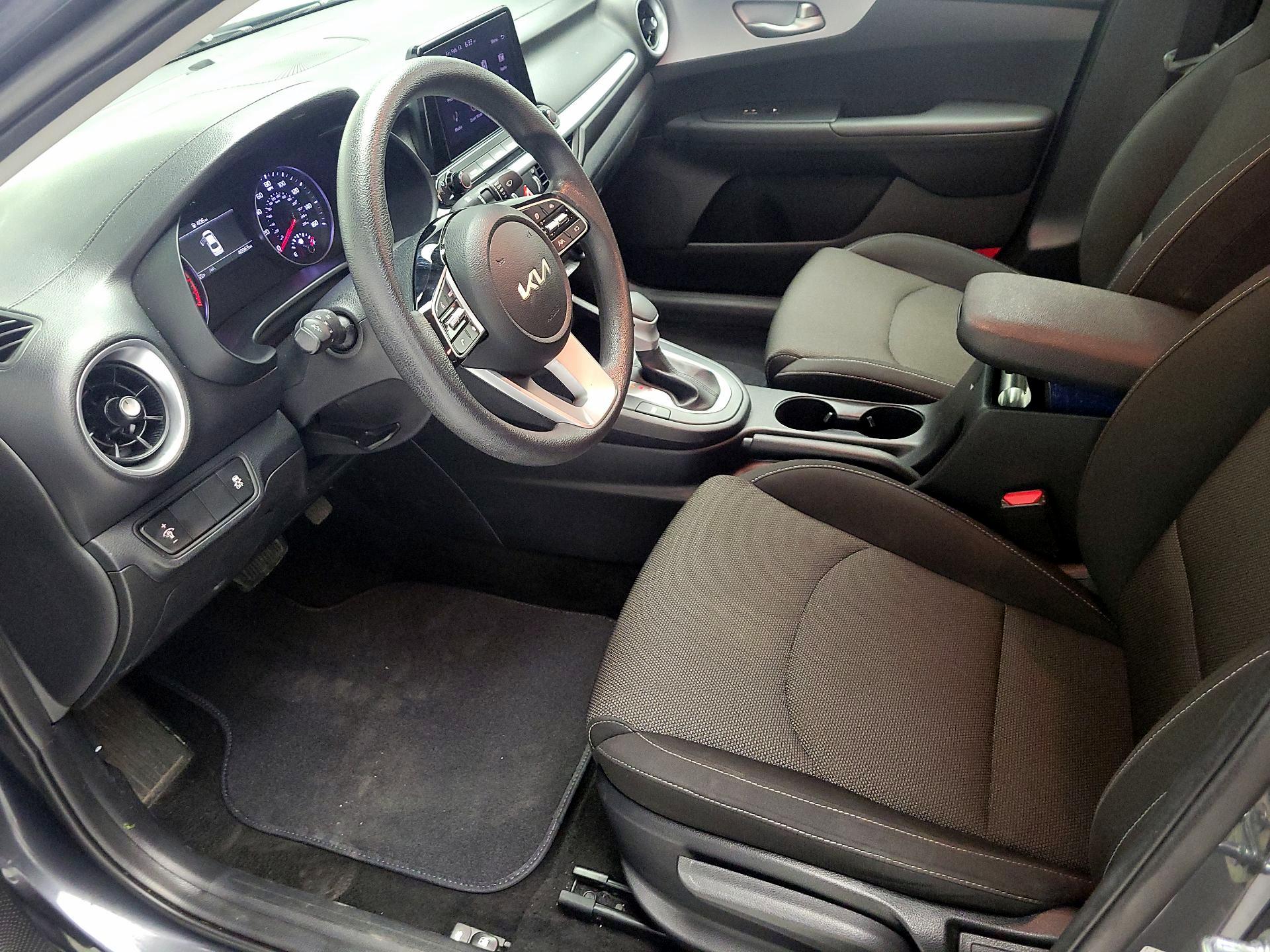 Thumbnail: 2024 Kia Forte - 11