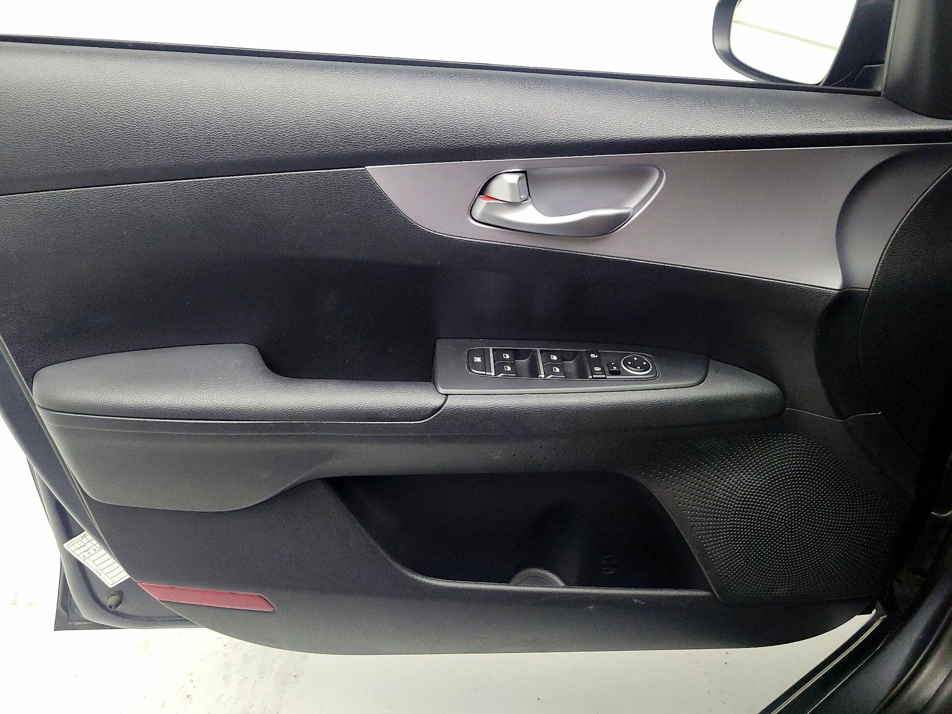 Thumbnail: 2024 Kia Forte - 12