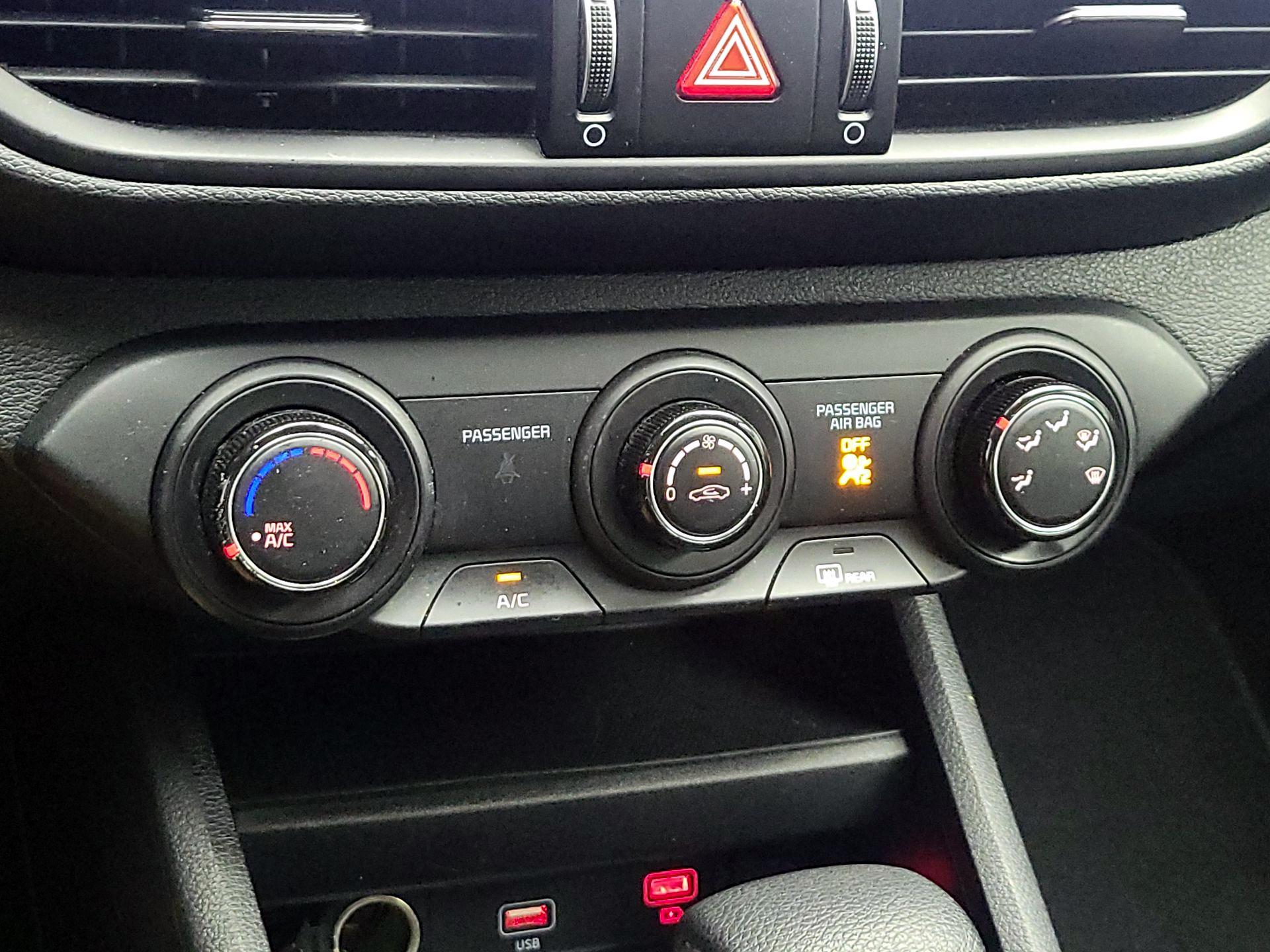 Thumbnail: 2024 Kia Forte - 16