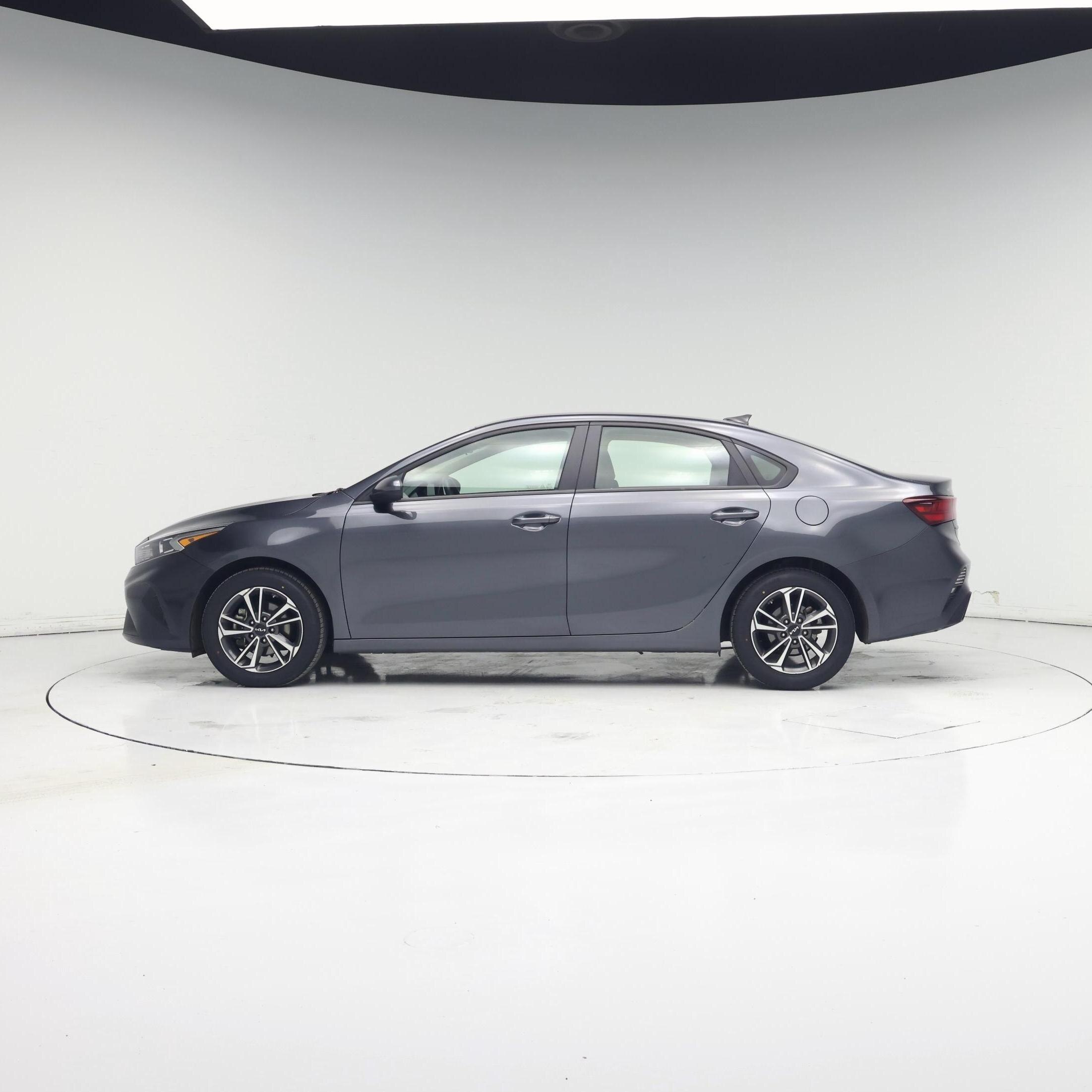 Thumbnail: 2024 Kia Forte - 3