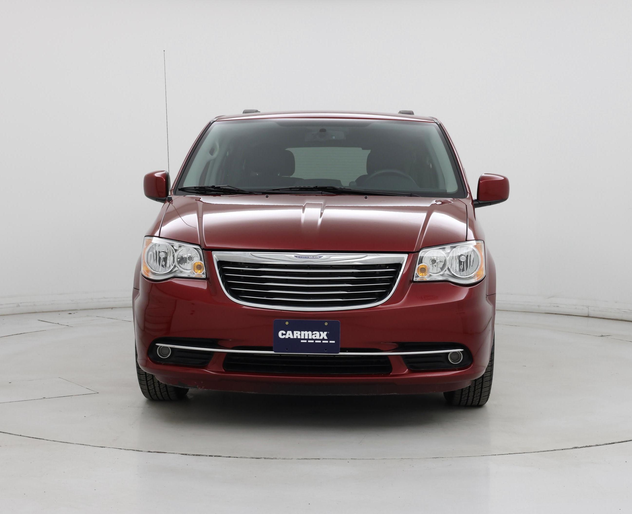 Thumbnail: 2016 Chrysler Town & Country - 5