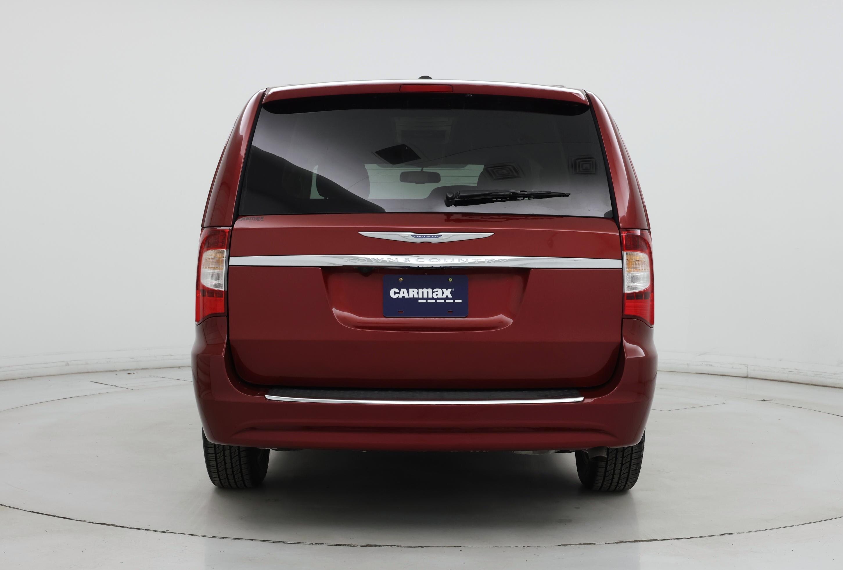 Thumbnail: 2016 Chrysler Town & Country - 6
