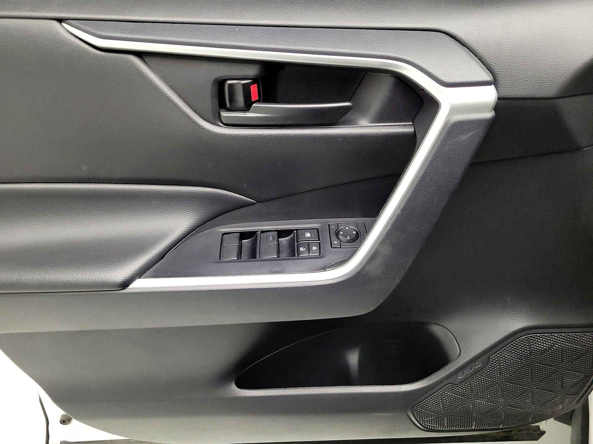 Thumbnail: 2024 Toyota RAV4 - 12