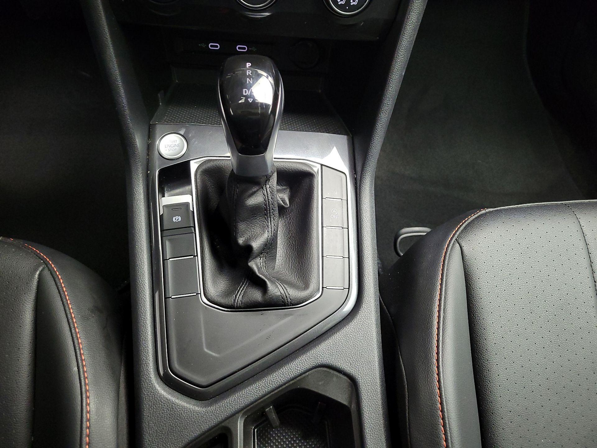 Thumbnail: 2024 Volkswagen Tiguan - 16