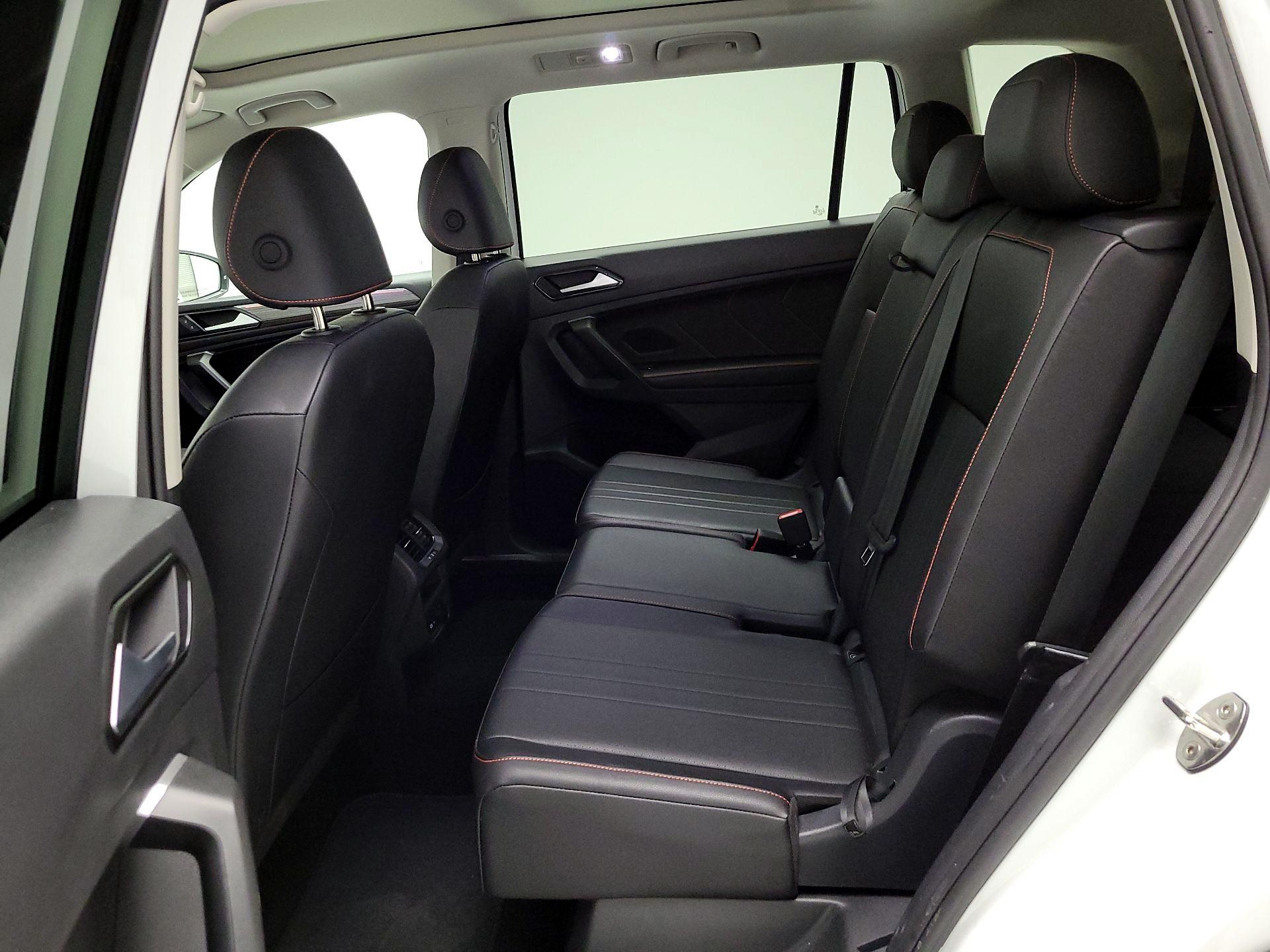 Thumbnail: 2024 Volkswagen Tiguan - 18