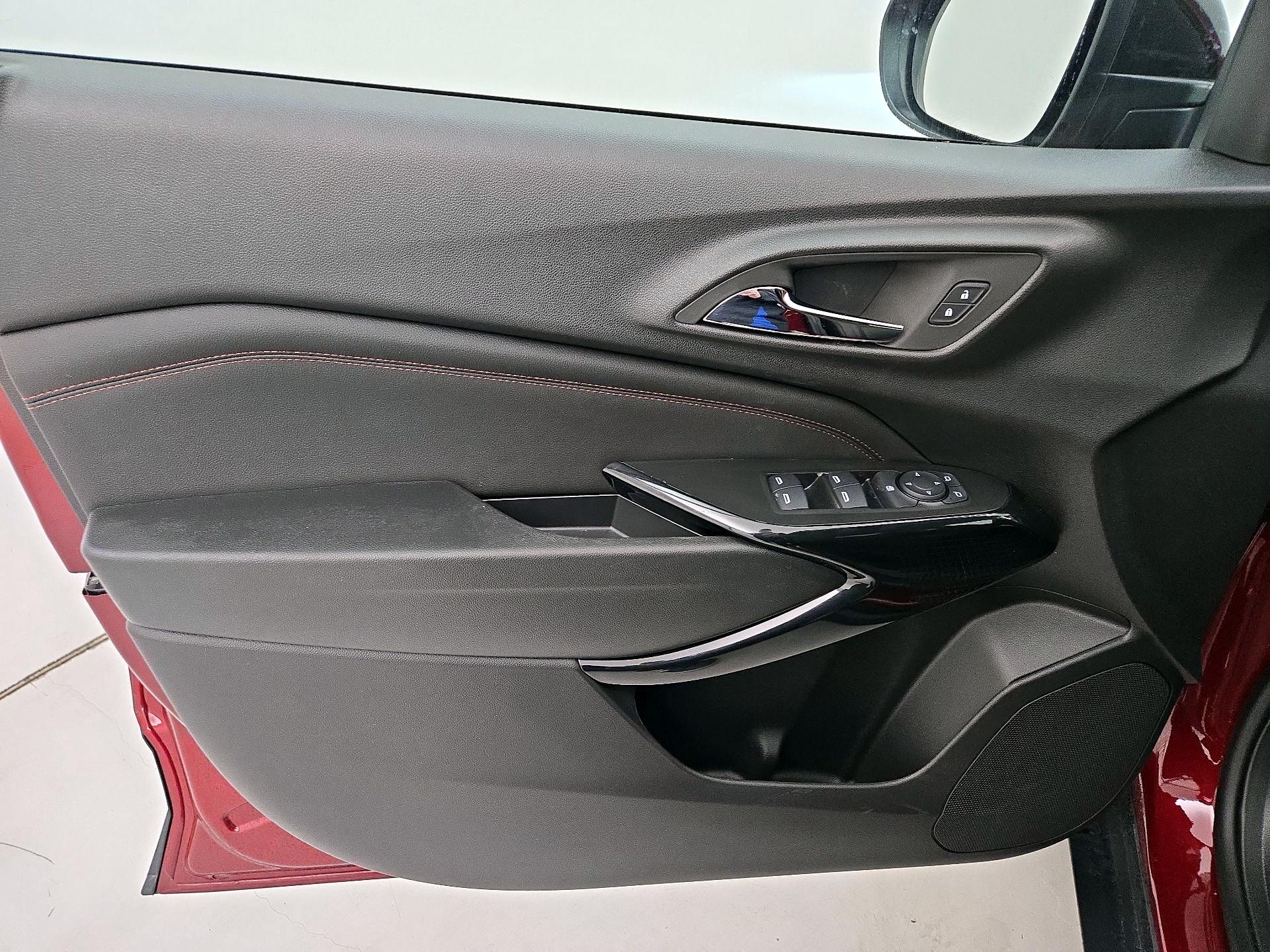 Thumbnail: 2025 Chevrolet Trax - 12