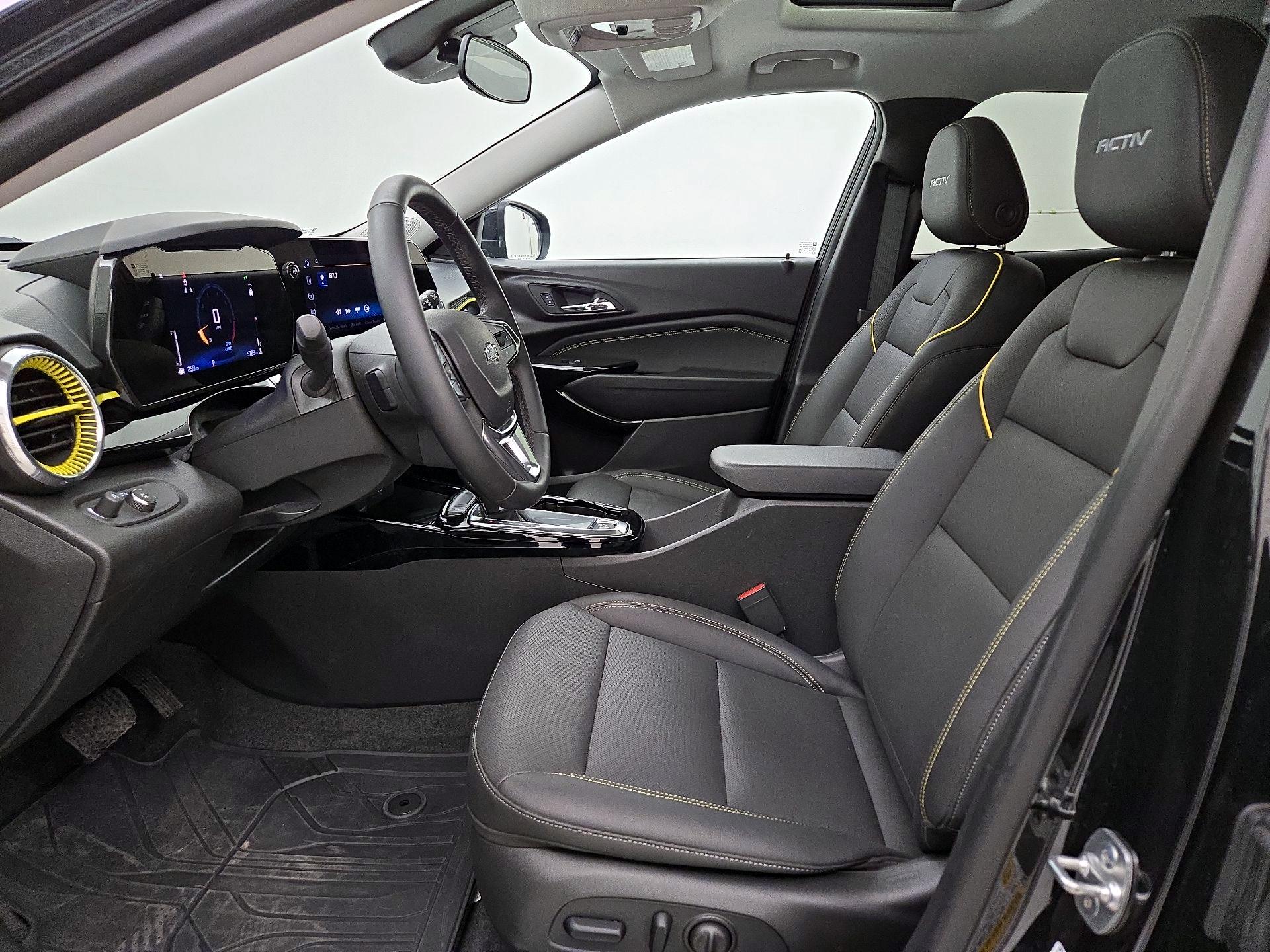 Thumbnail: 2025 Chevrolet Trax - 11