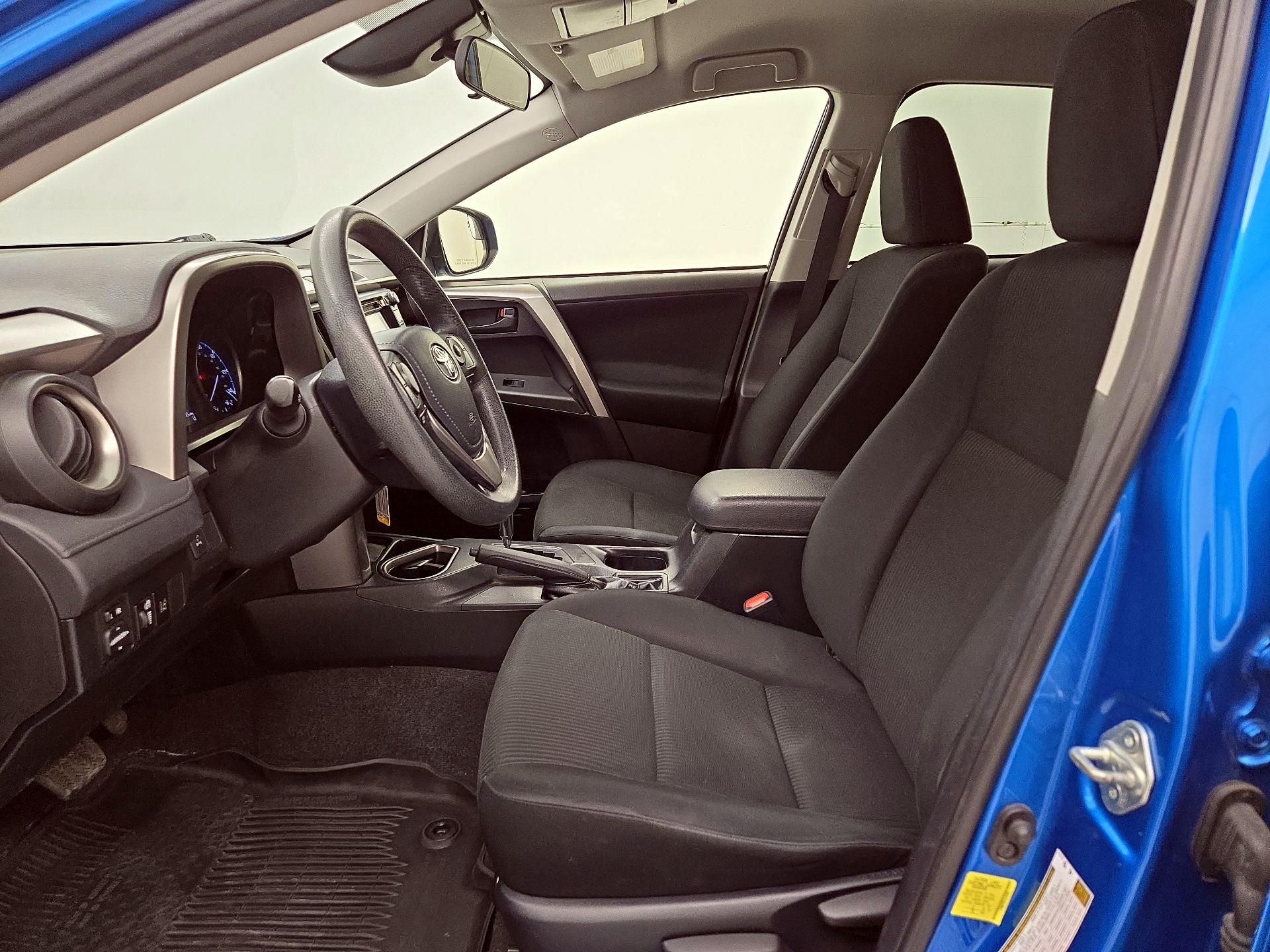 Thumbnail: 2018 Toyota RAV4 - 11