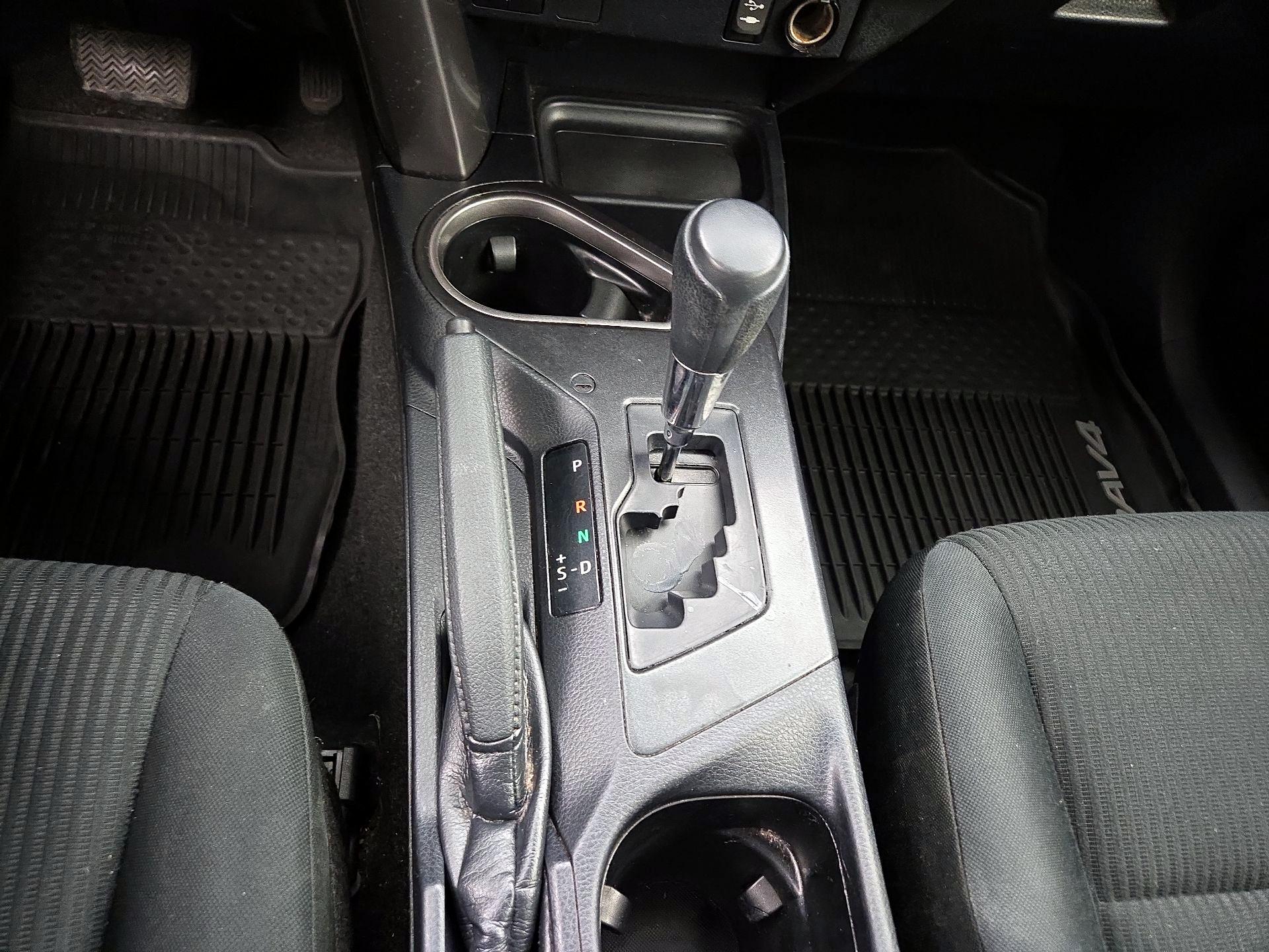 Thumbnail: 2018 Toyota RAV4 - 17