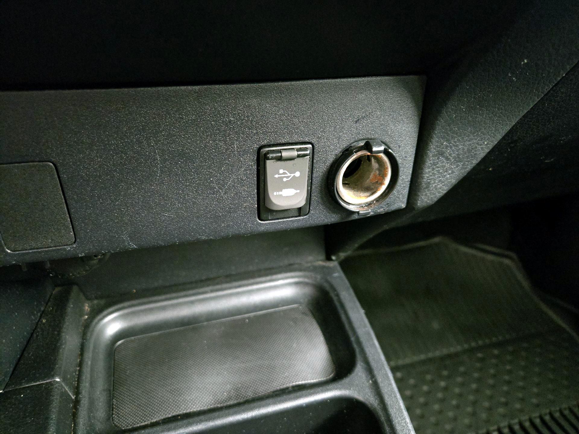 Thumbnail: 2018 Toyota RAV4 - 18