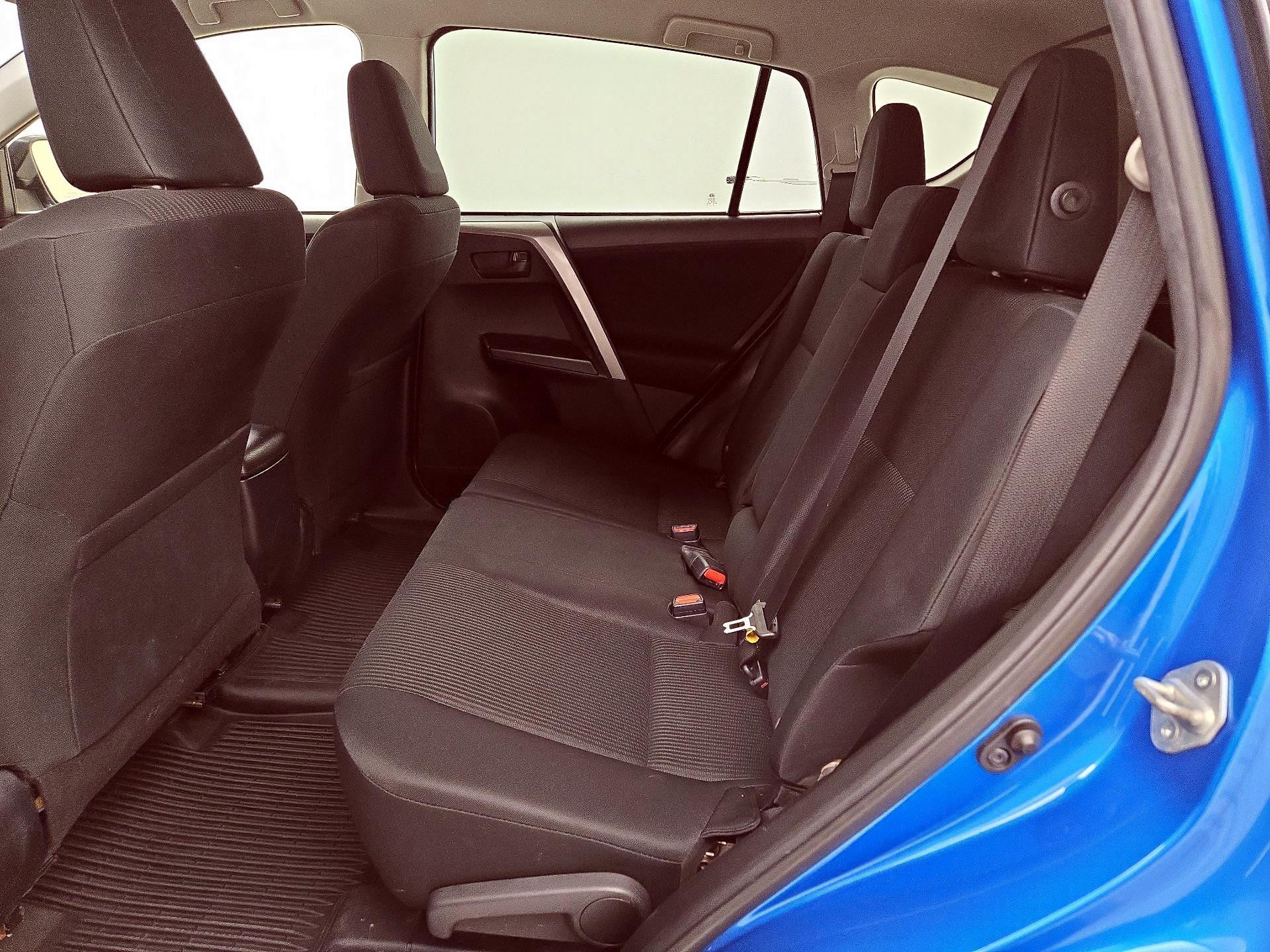 Thumbnail: 2018 Toyota RAV4 - 19