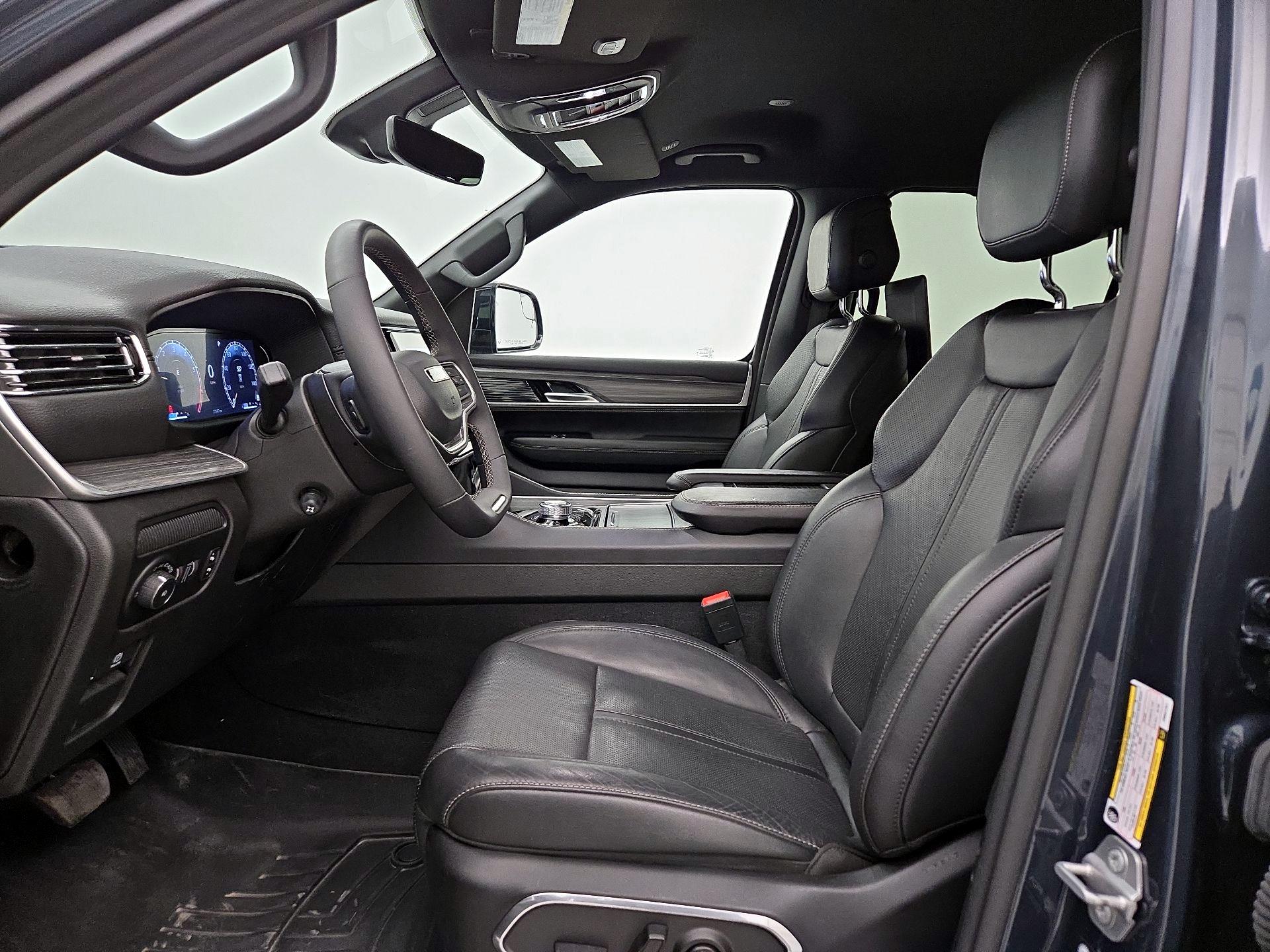 Thumbnail: 2023 Jeep Wagoneer - 11