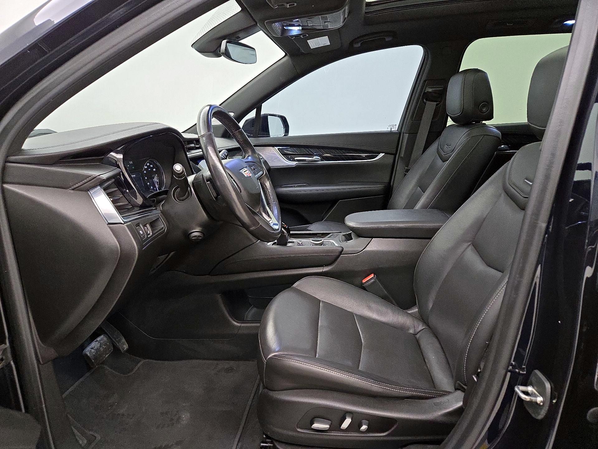 Thumbnail: 2021 Cadillac XT6 - 11