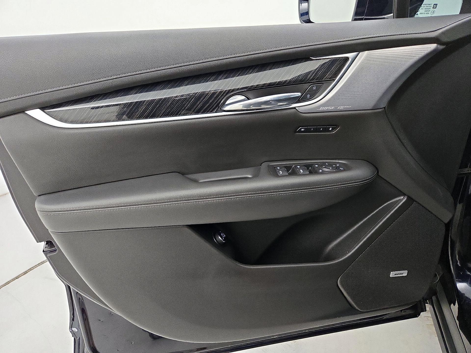 Thumbnail: 2021 Cadillac XT6 - 12