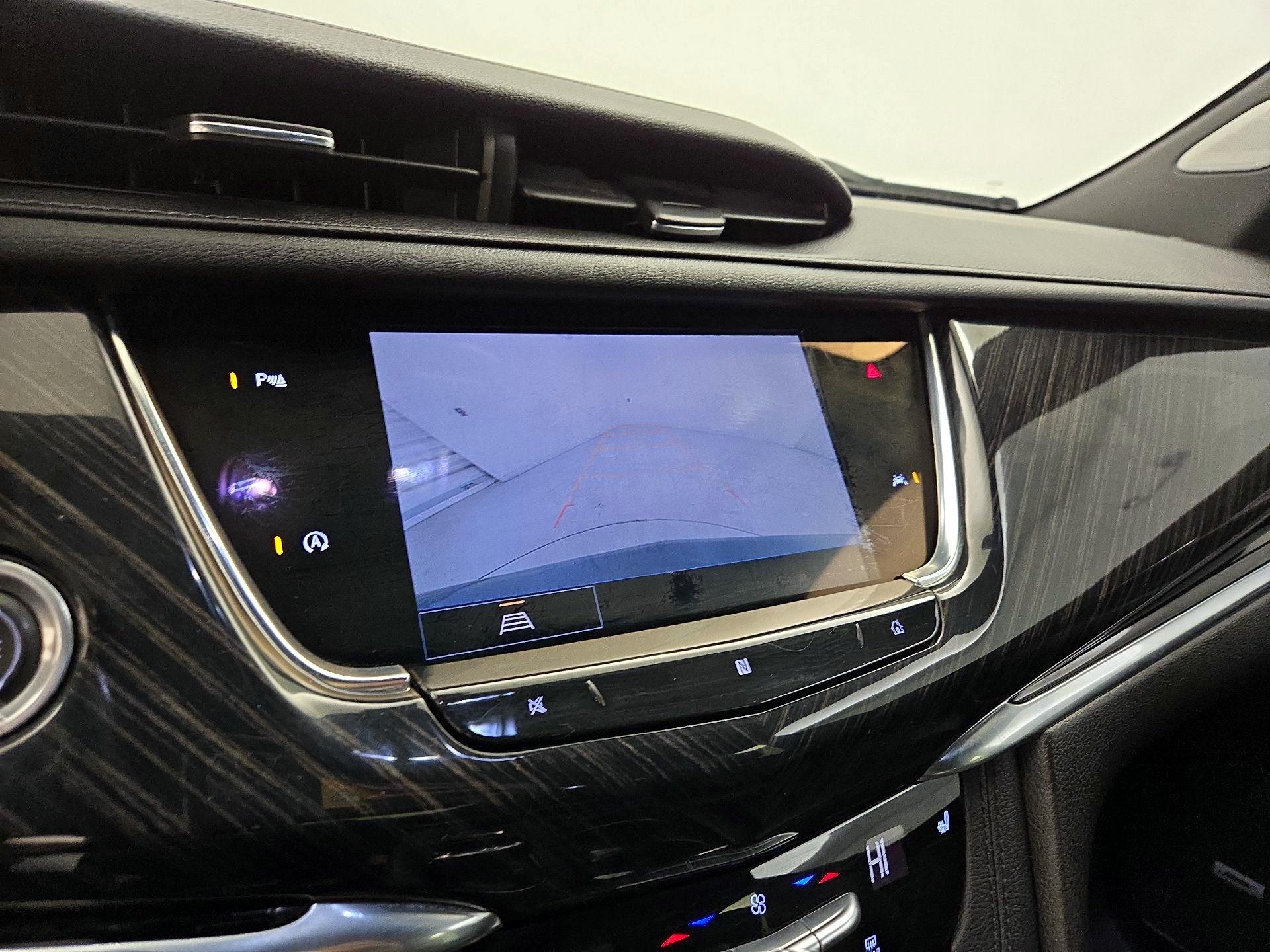 Thumbnail: 2021 Cadillac XT6 - 14