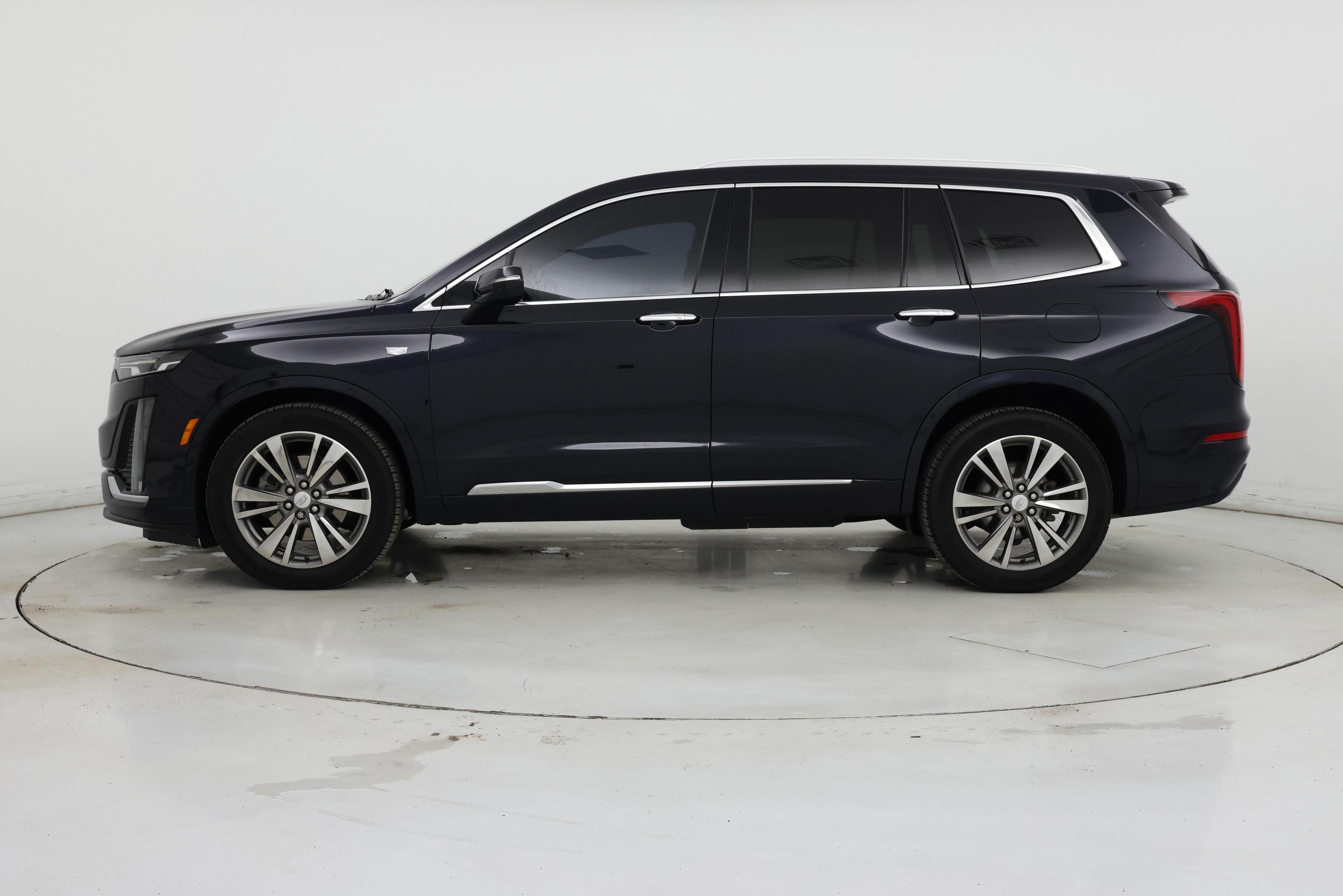 Thumbnail: 2021 Cadillac XT6 - 3