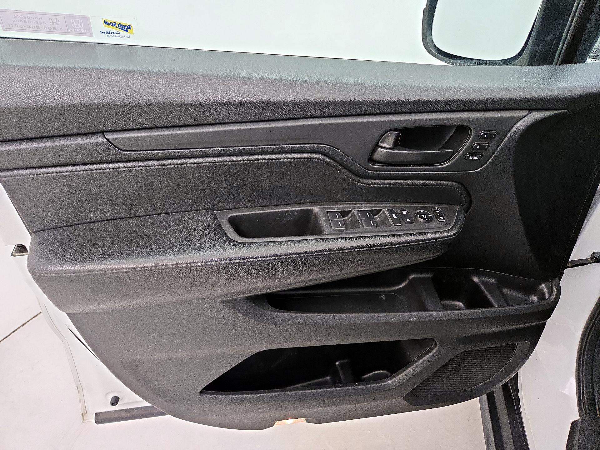 Thumbnail: 2021 Honda Odyssey - 12