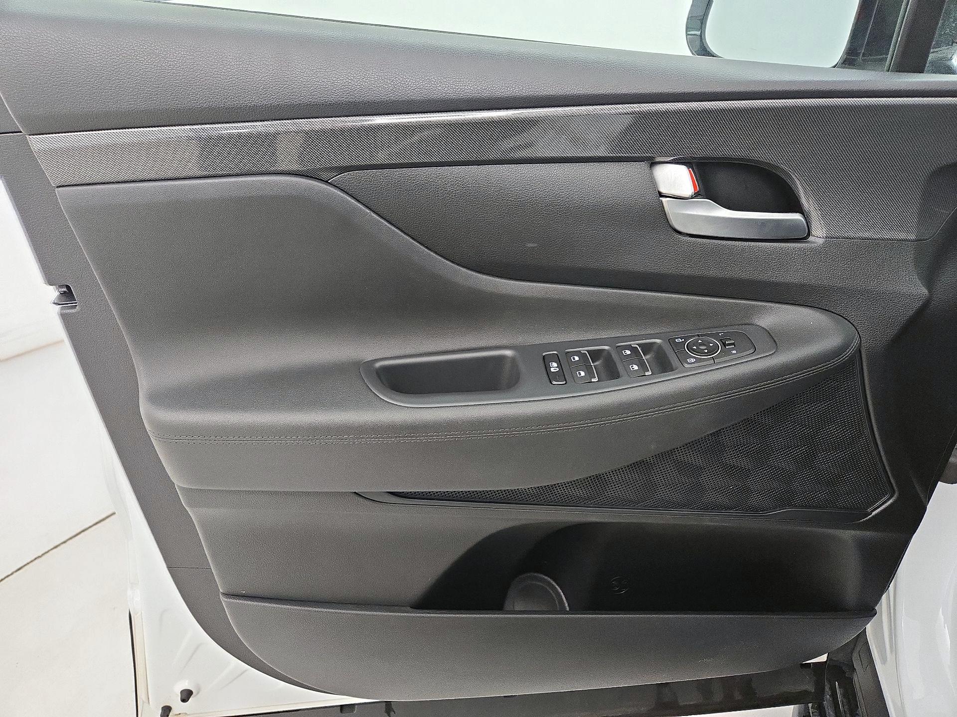 Thumbnail: 2022 Hyundai Santa Fe - 12