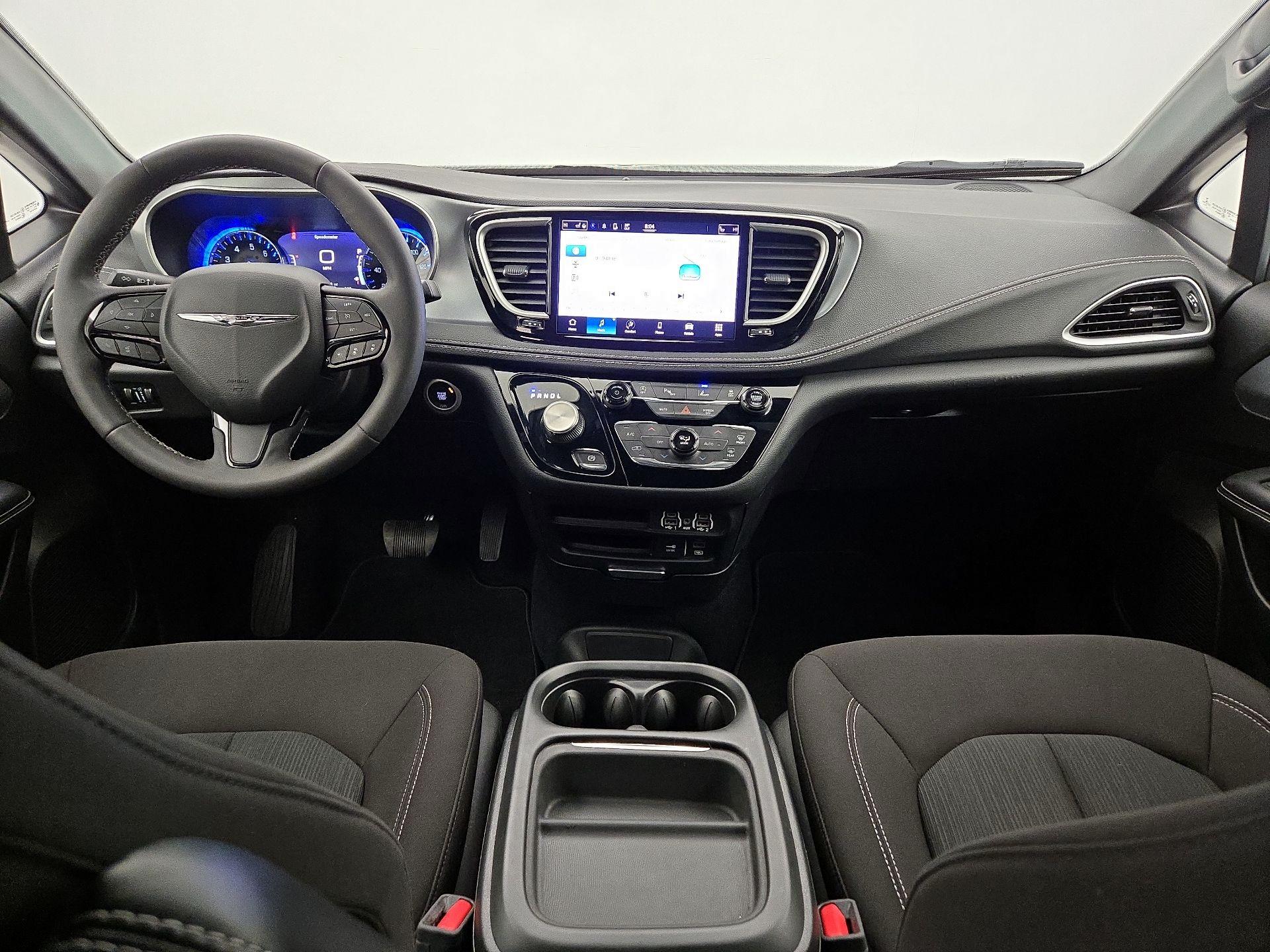 Thumbnail: 2022 Chrysler Pacifica - 9