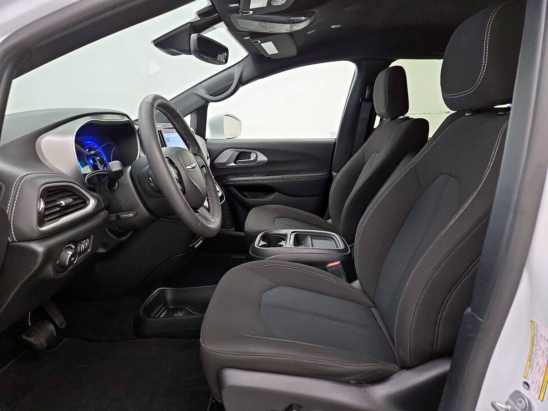 Thumbnail: 2022 Chrysler Pacifica - 11