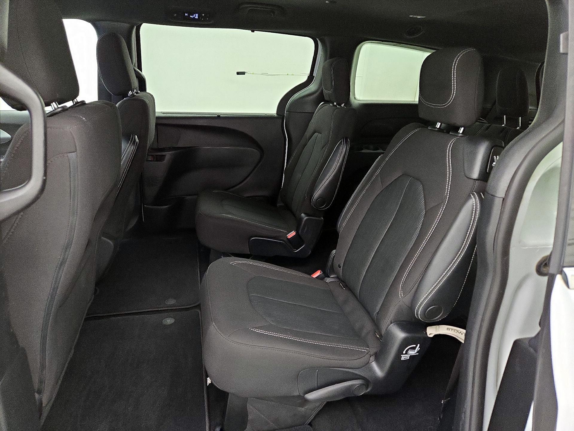 Thumbnail: 2022 Chrysler Pacifica - 19