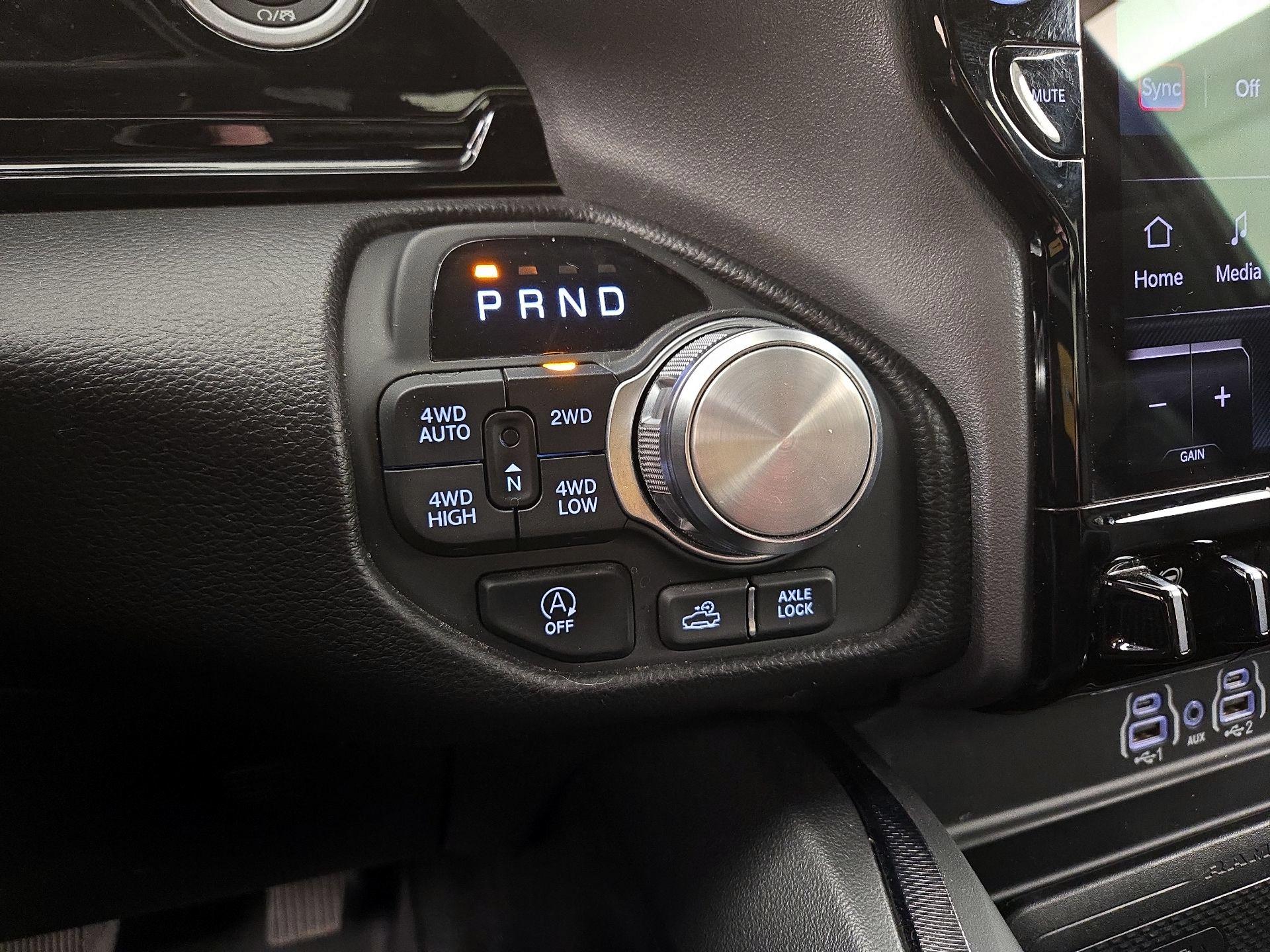 Thumbnail: 2025 RAM 1500 - 18