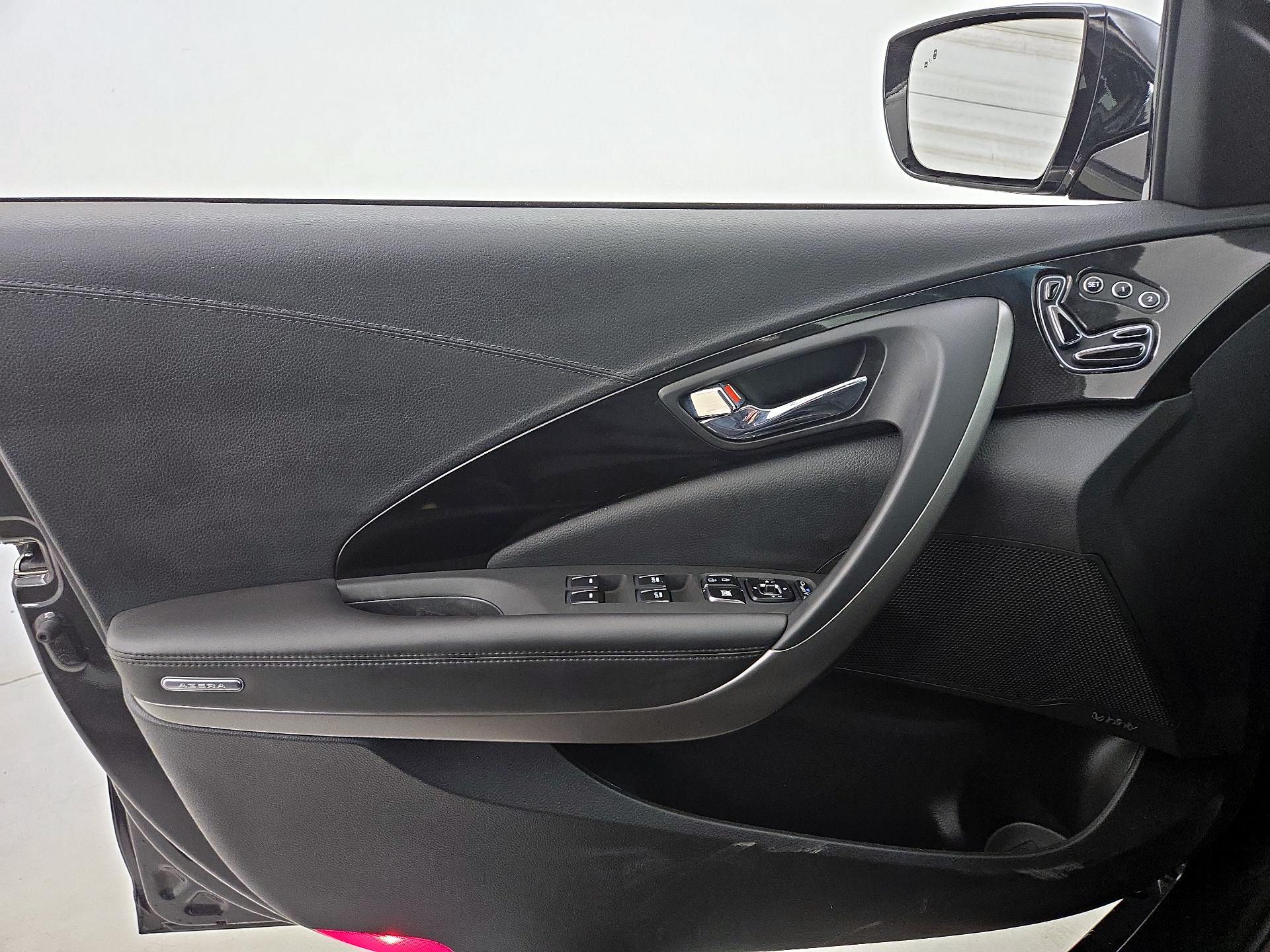 Thumbnail: 2017 Hyundai Azera - 12