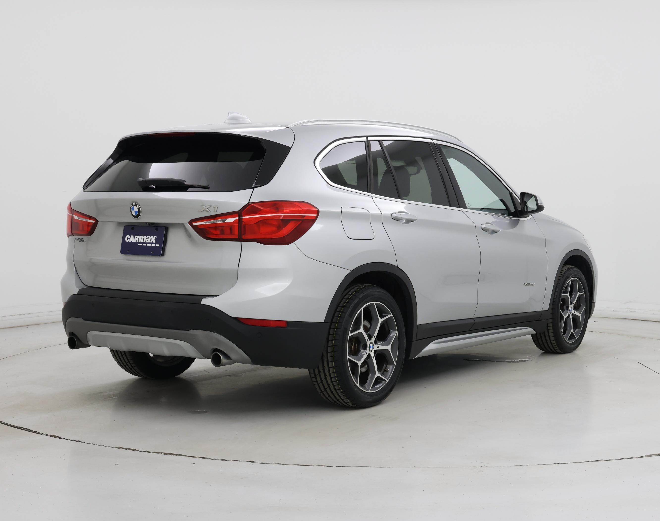 Thumbnail: 2017 BMW X1 - 8