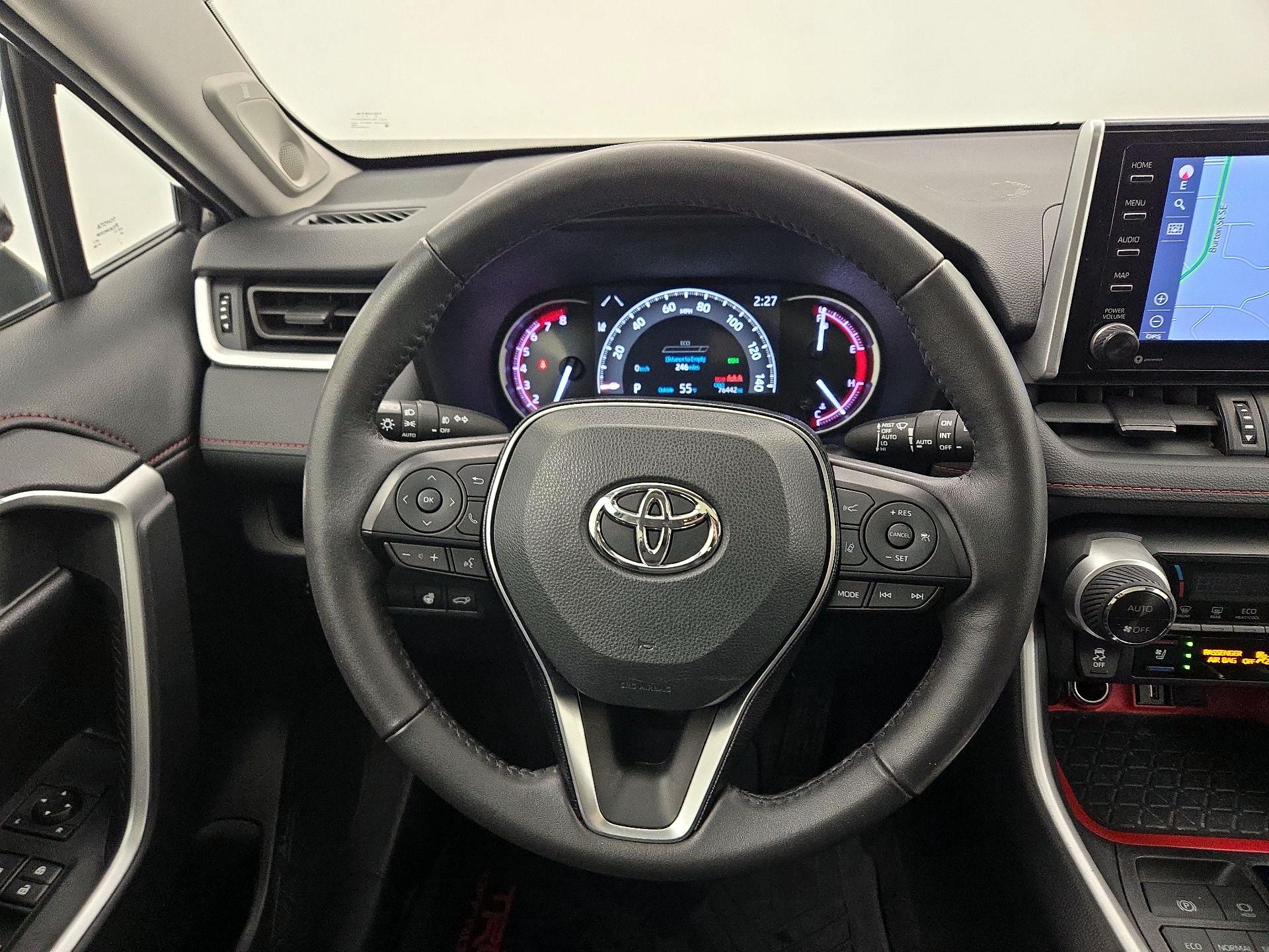 Thumbnail: 2020 Toyota RAV4 - 10